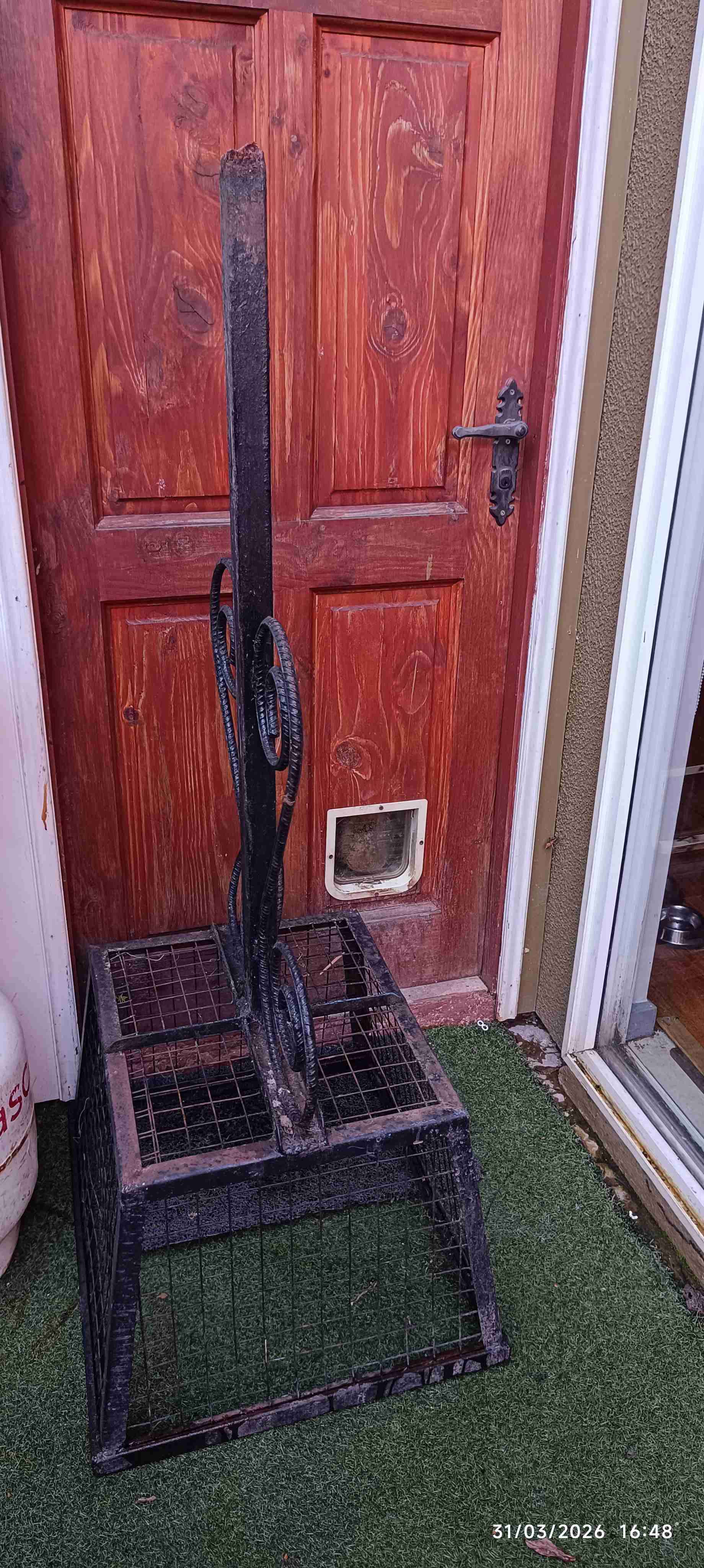 Soporte de hierro forjado (para basura exterior ) - miniatura 2