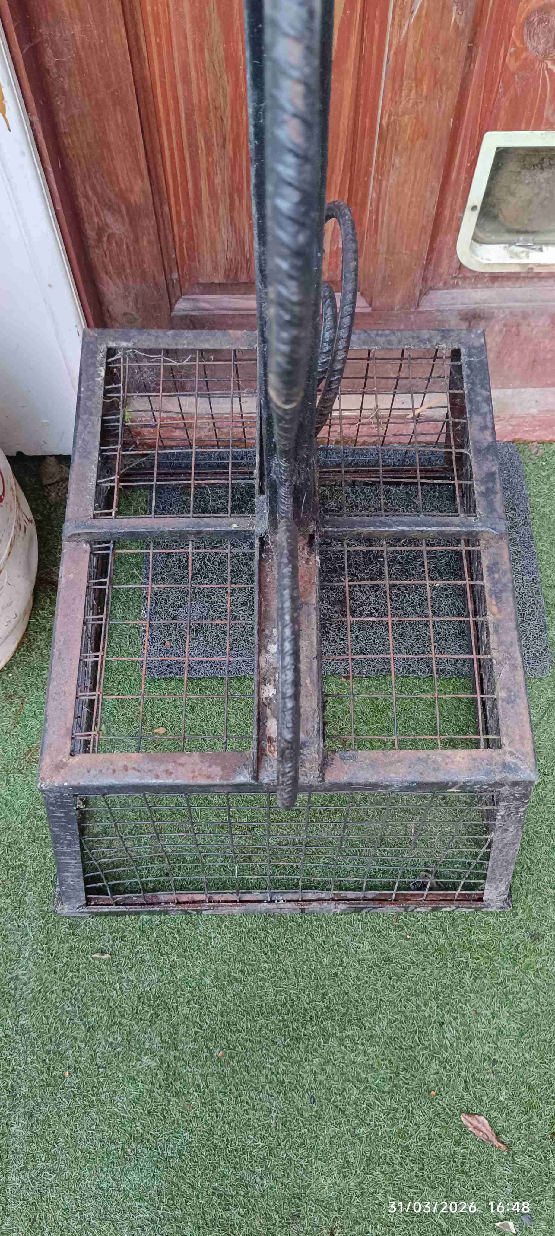 Soporte de hierro forjado (para basura exterior ) - miniatura 3