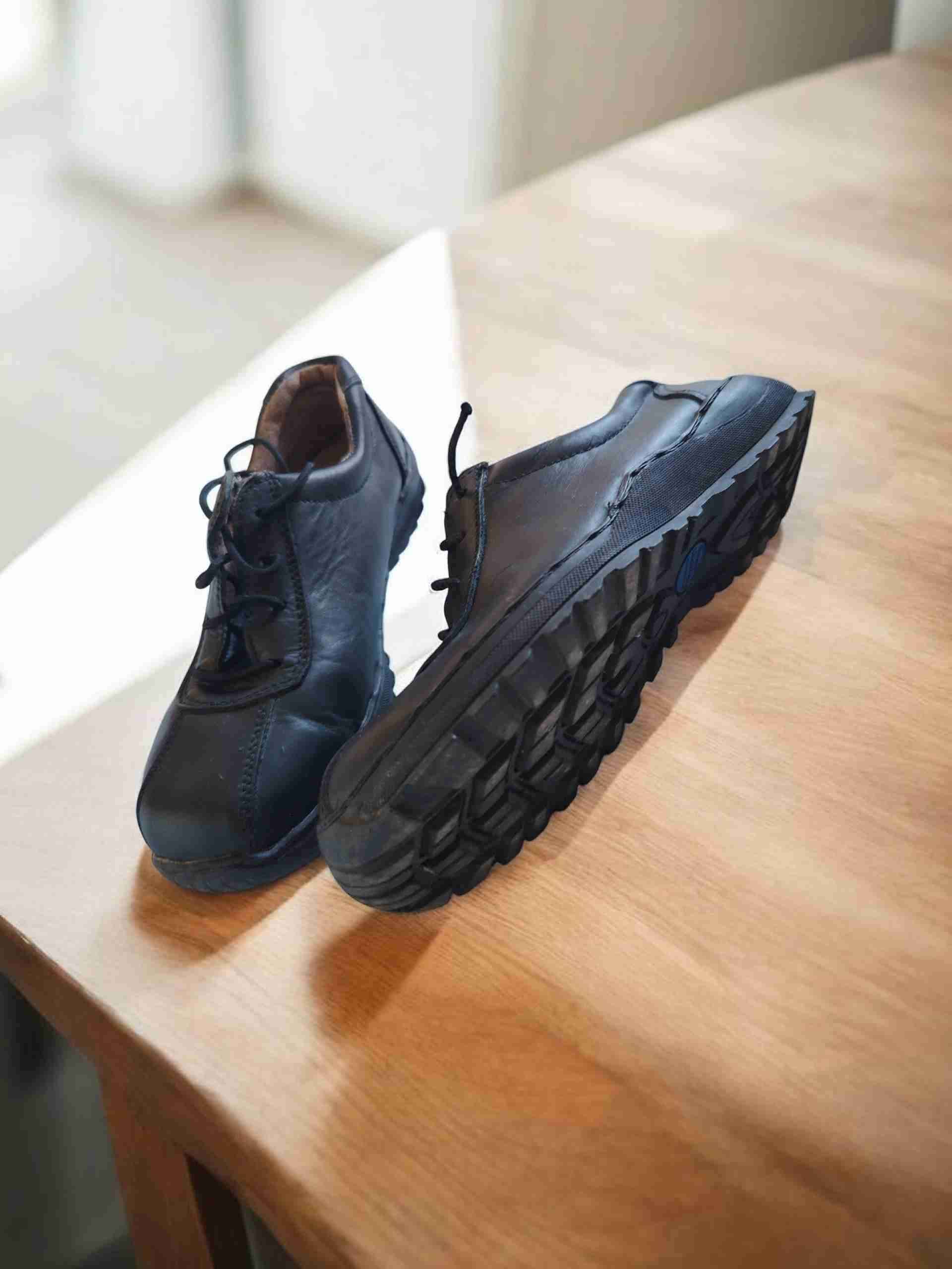 Zapatos de cuero negro para hombre o mujer