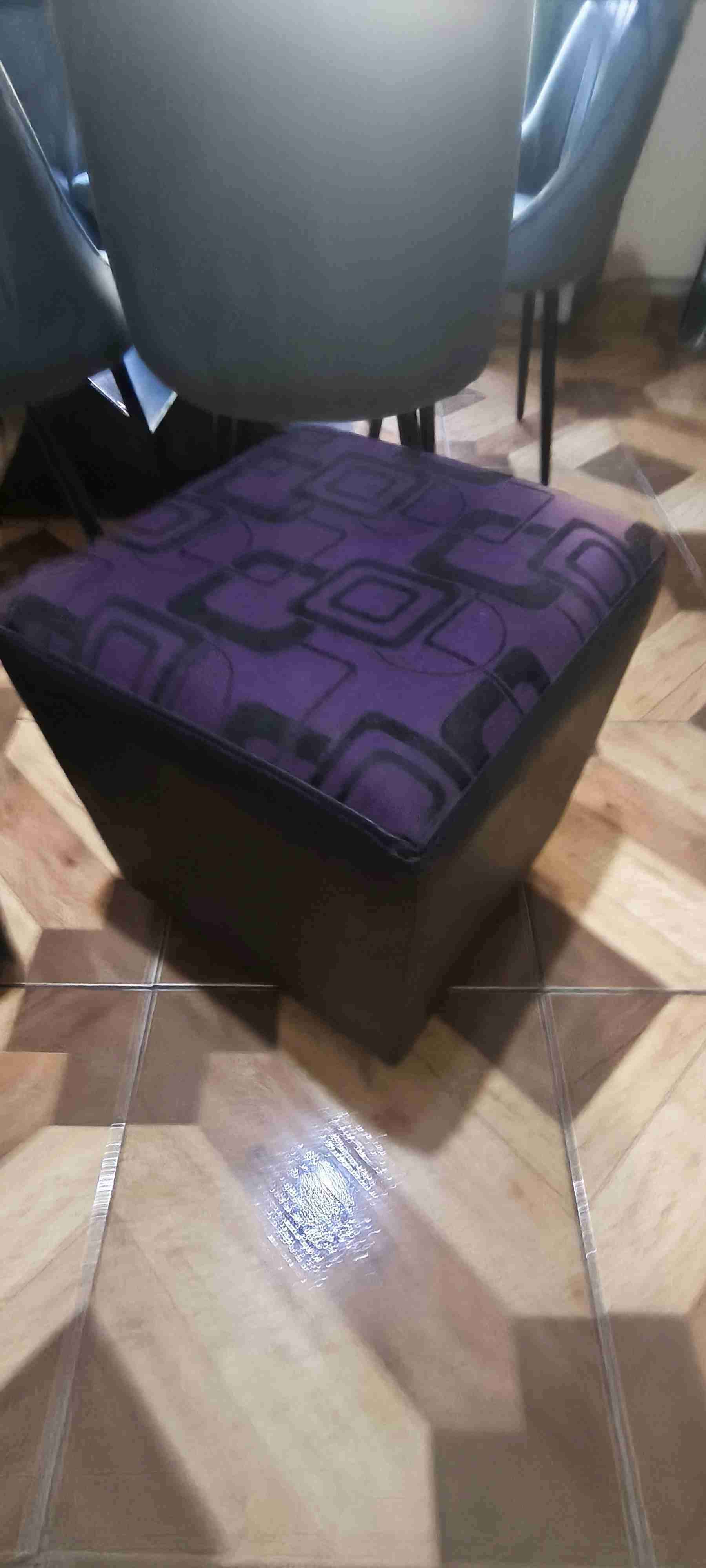 Pufs tapizados morados - miniatura 2