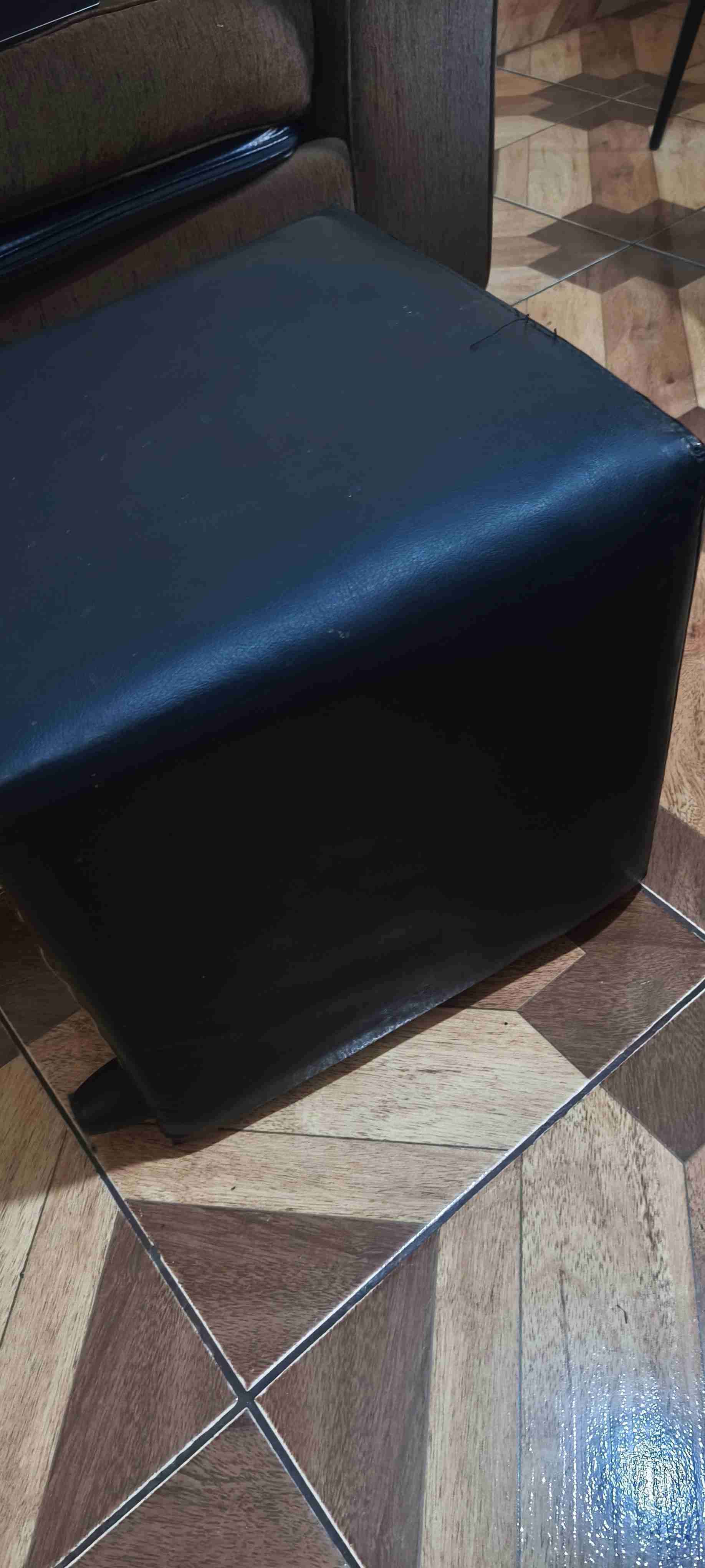 Pufs tapizados morados - miniatura 4