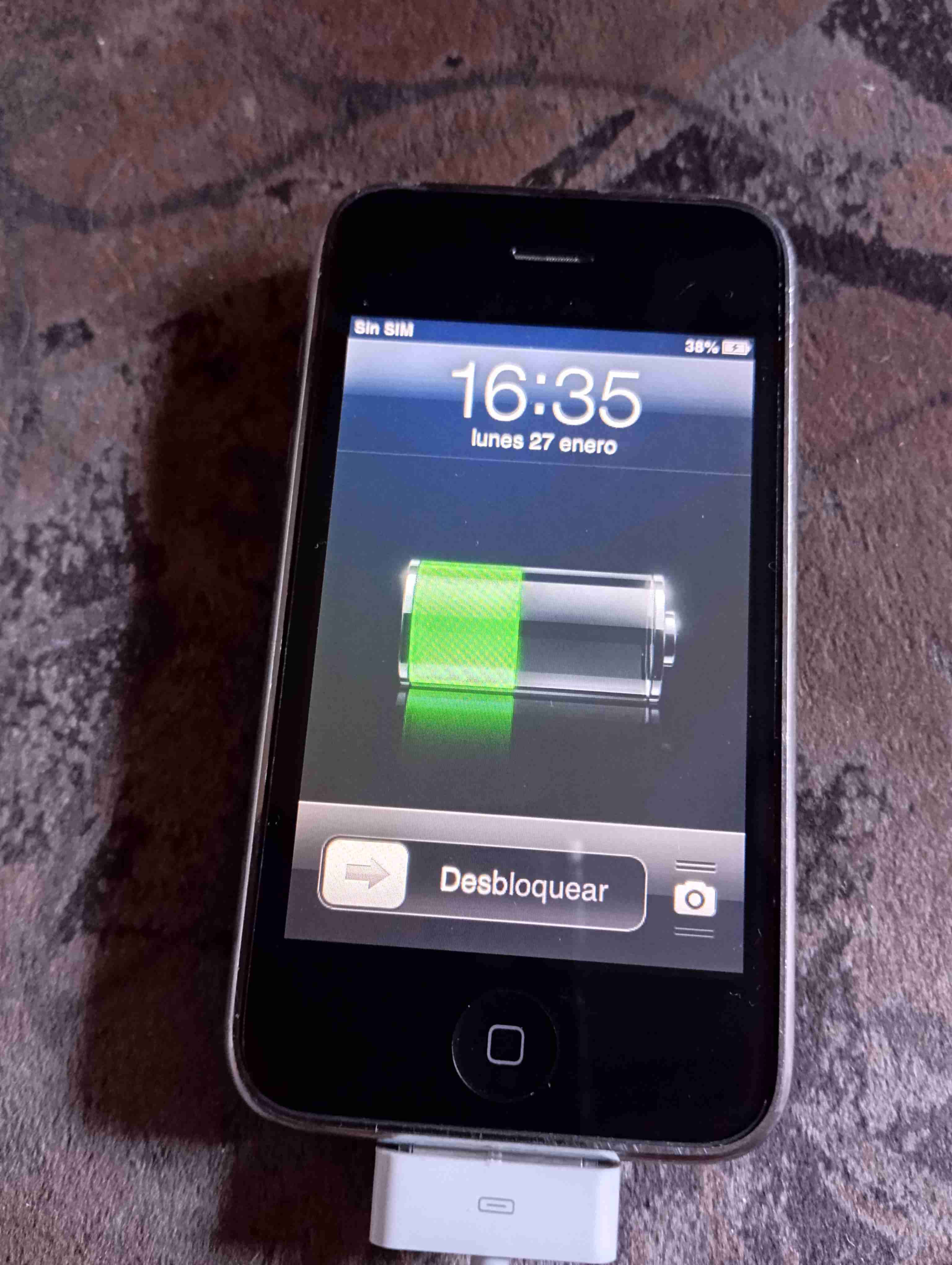 iPhone 3gs en buen estado - miniatura 3