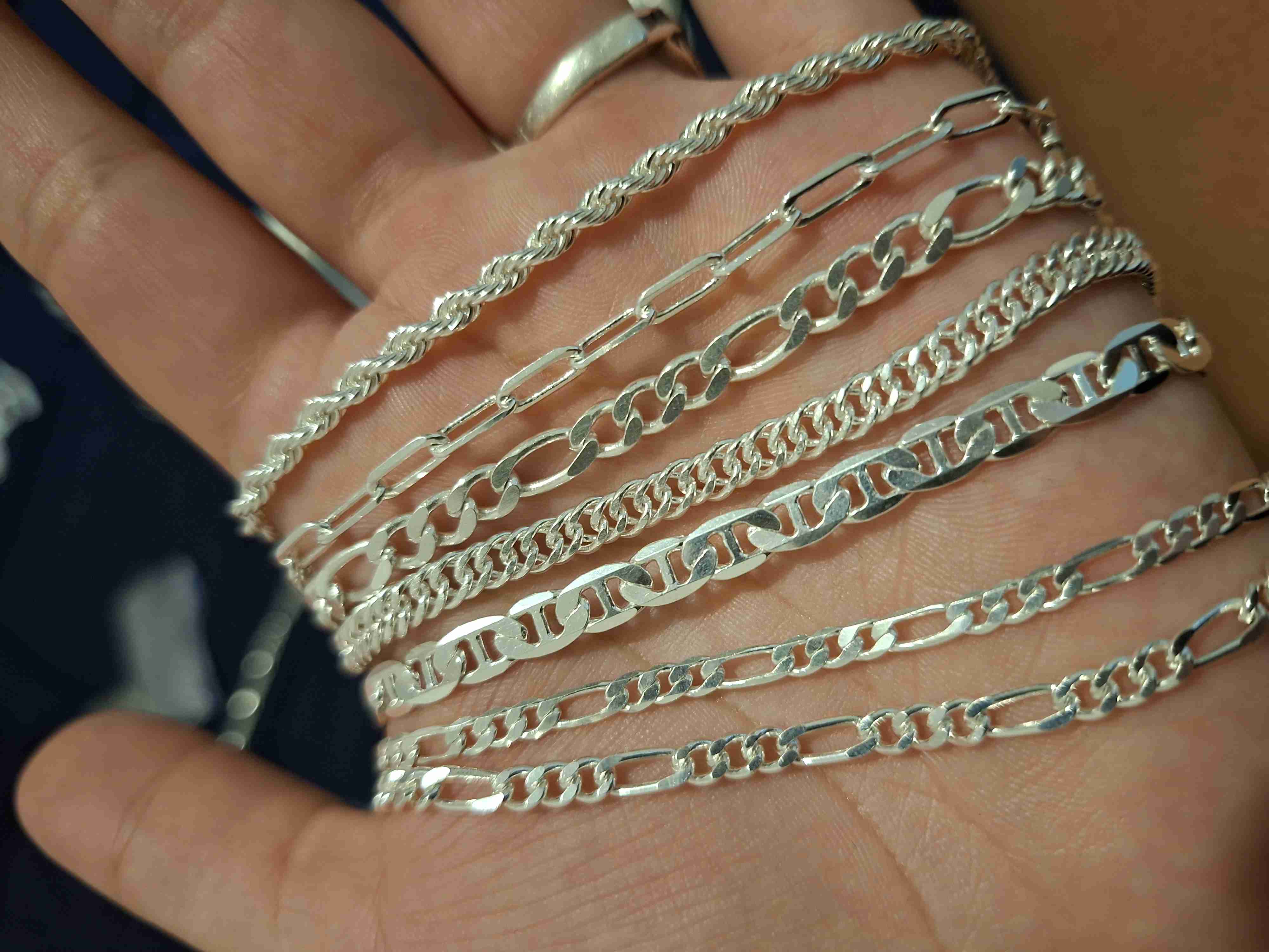 Cadenas de plata variadas