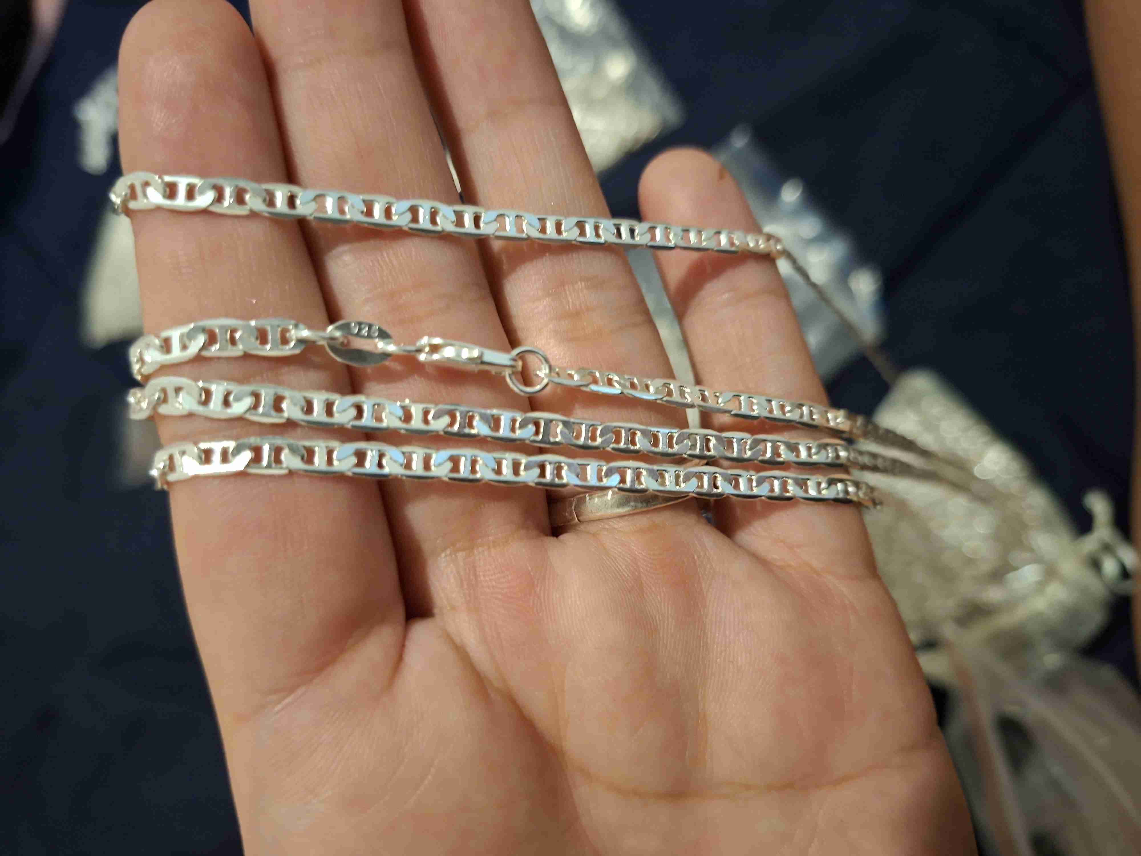 Cadena de plata estilo cubano y más