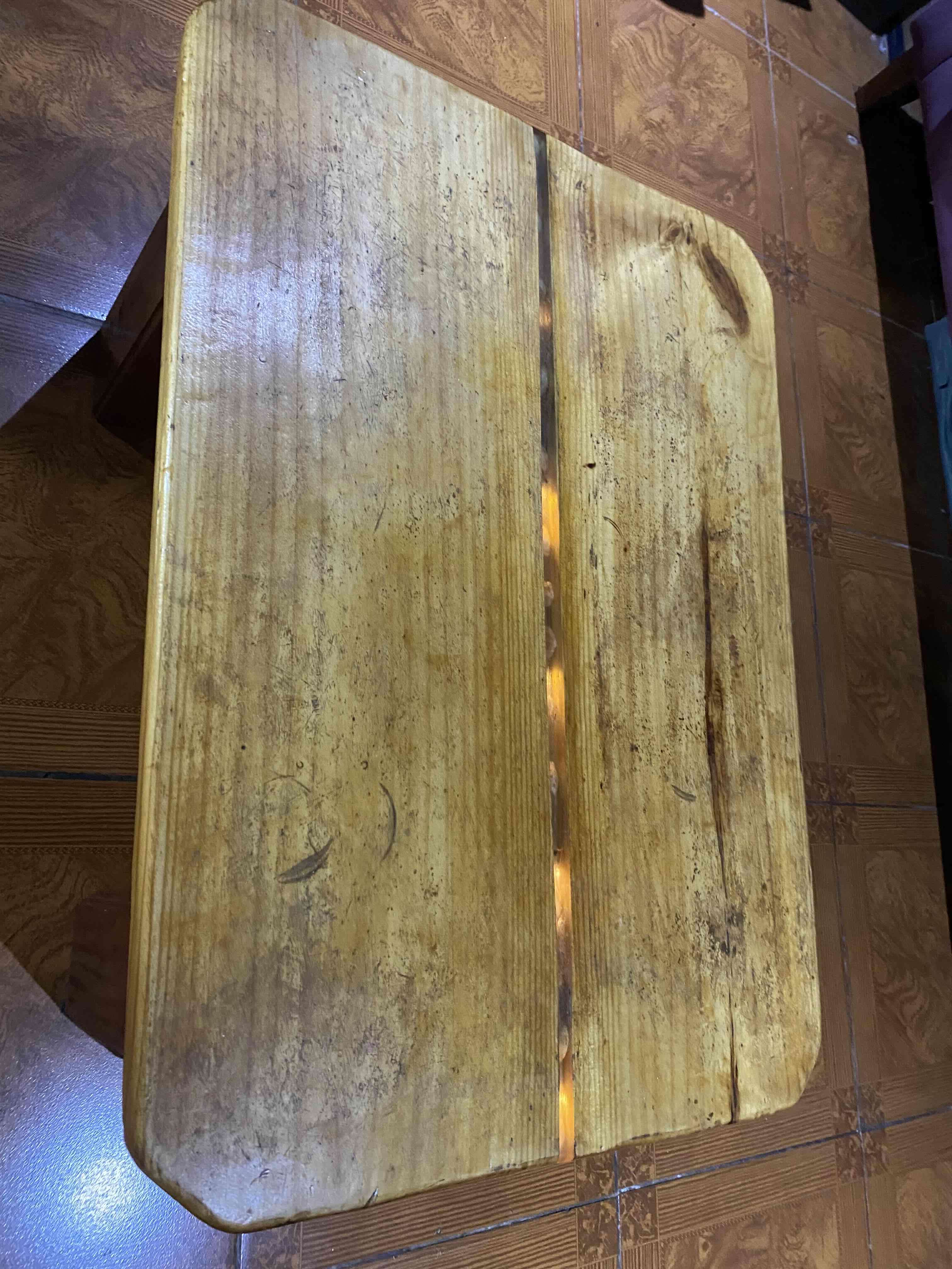Mesa de madera rústica