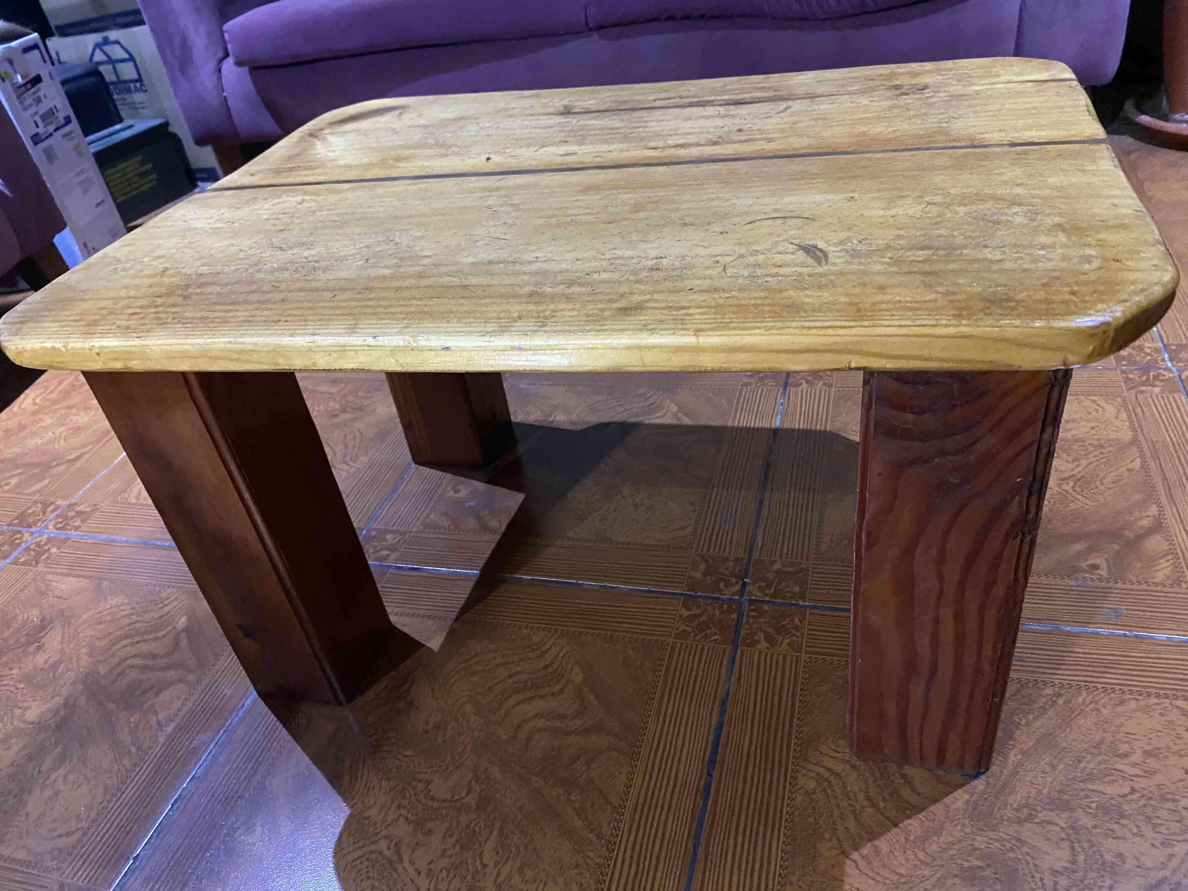 Mesa de madera rústica - 2