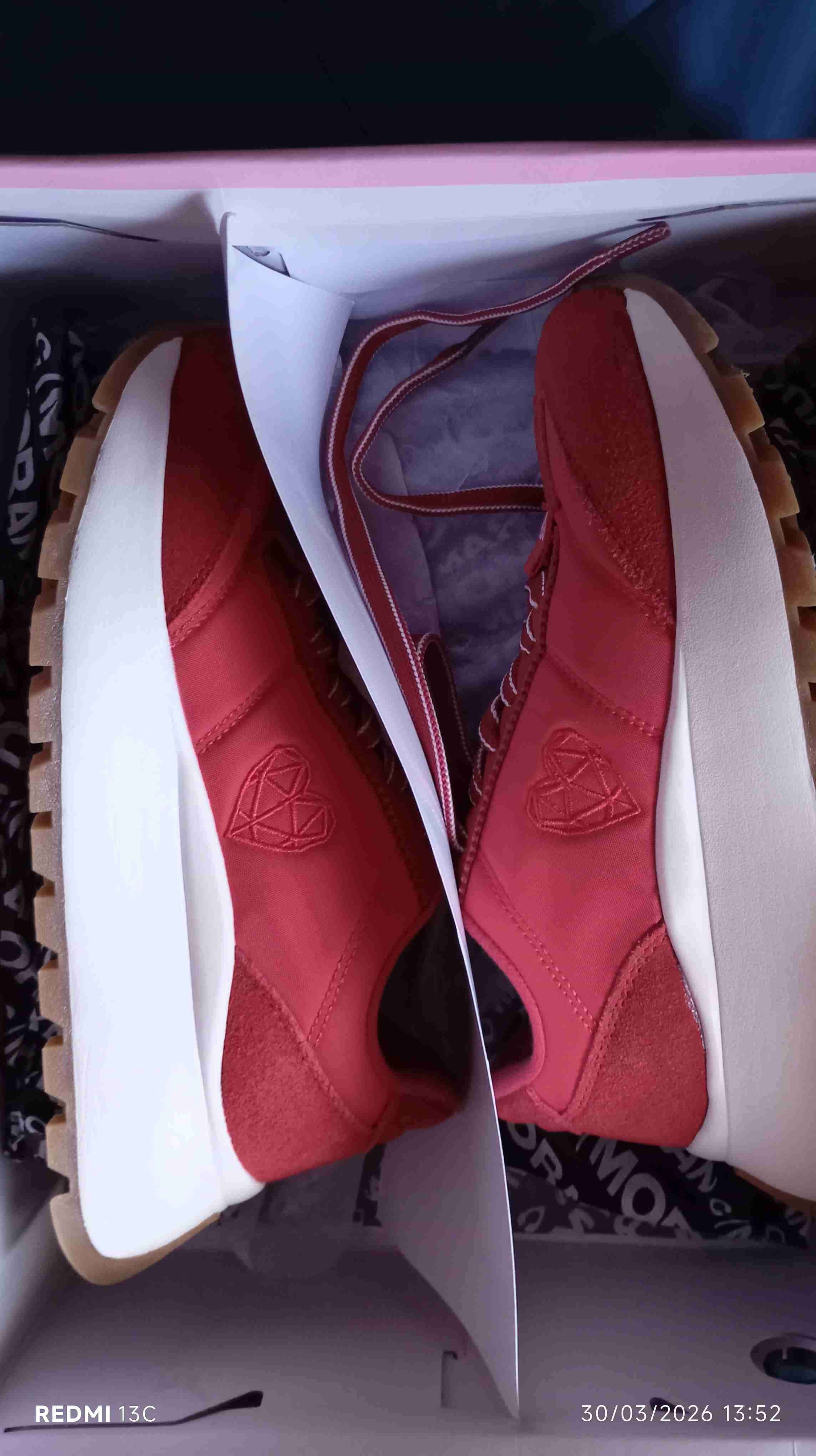 Zapatillas deportivas rojas - miniatura 3