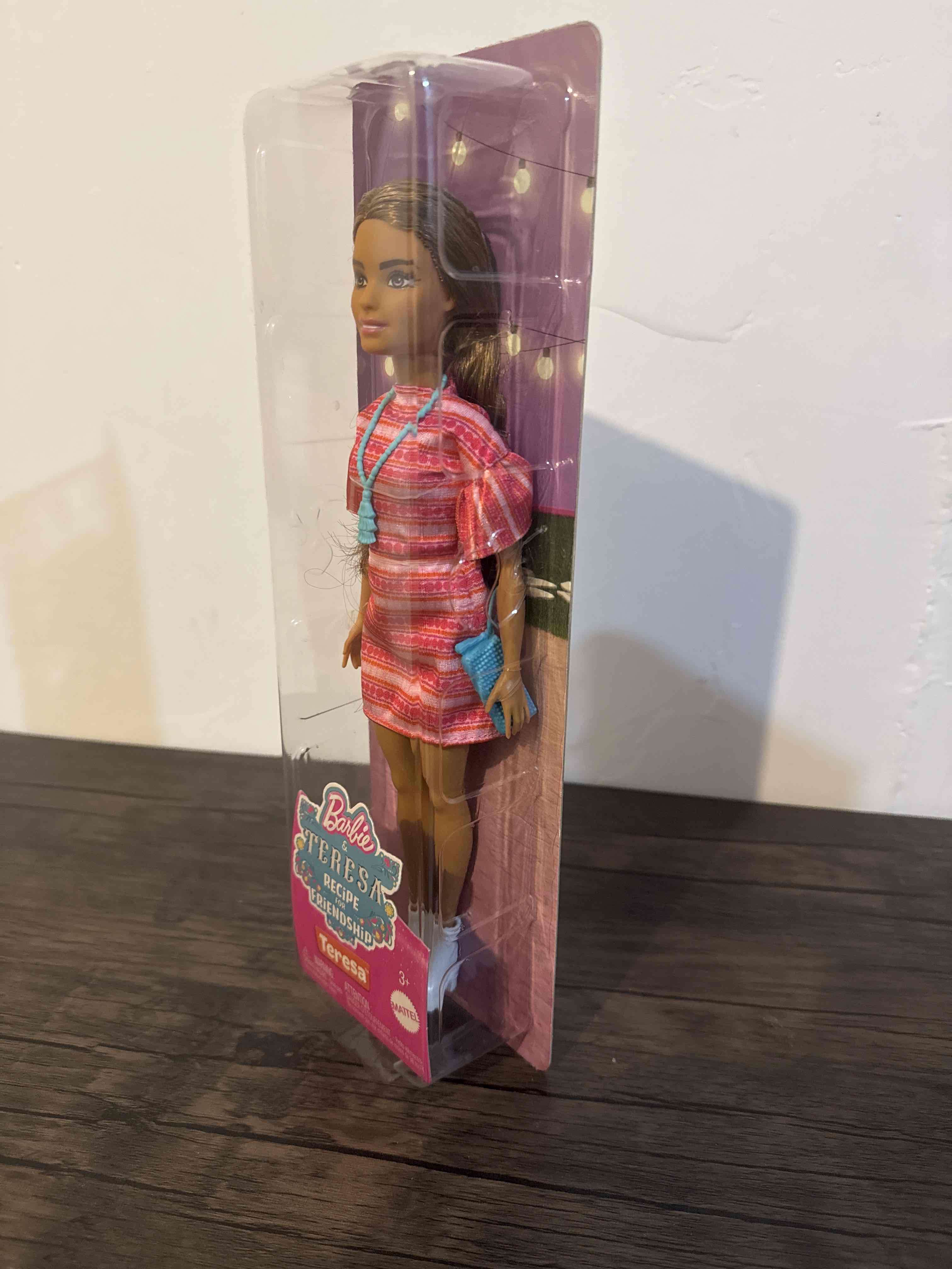 Muñeca Barbie Teresa en caja - 2