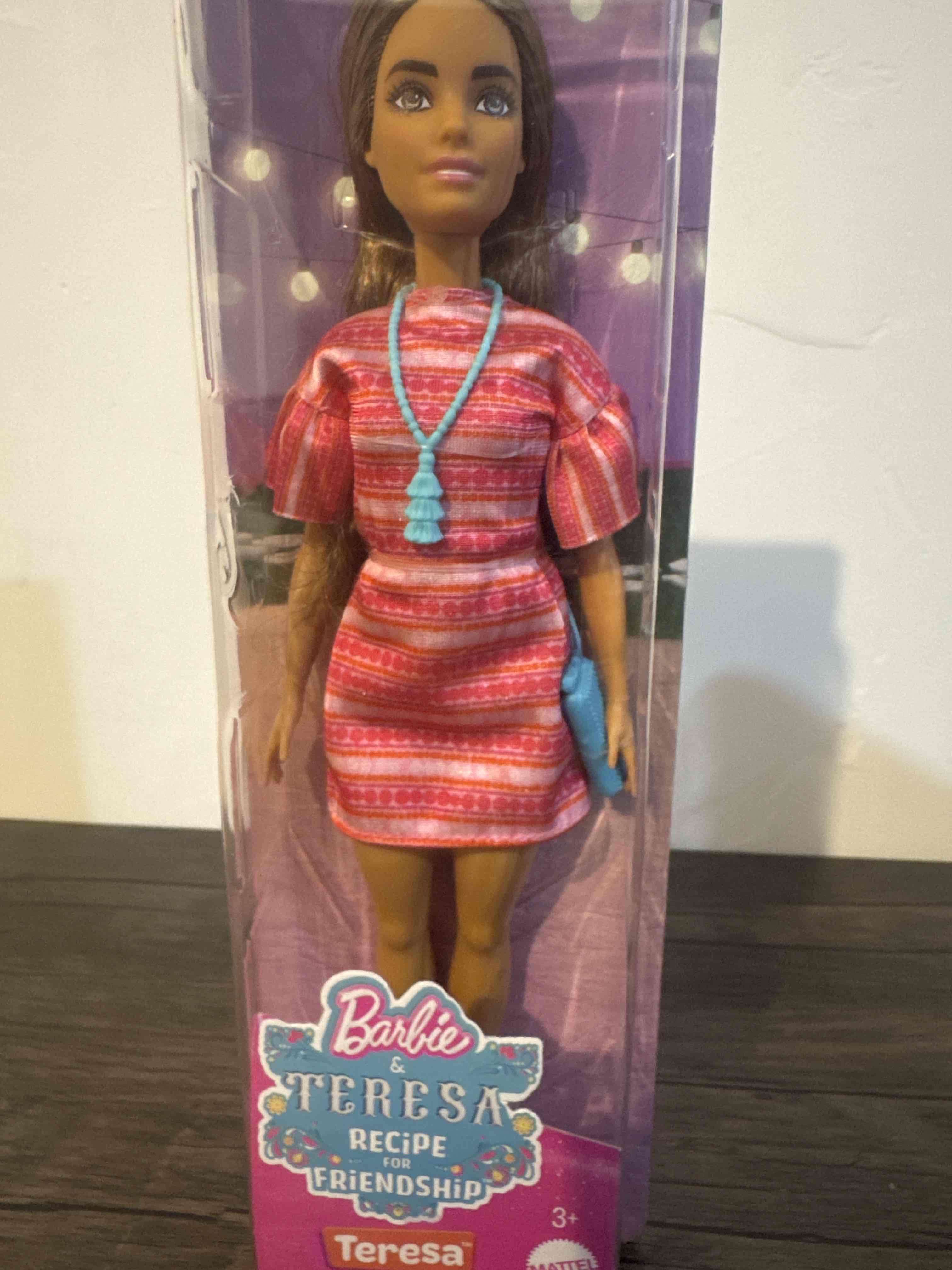 Muñeca Barbie Teresa en caja - 6