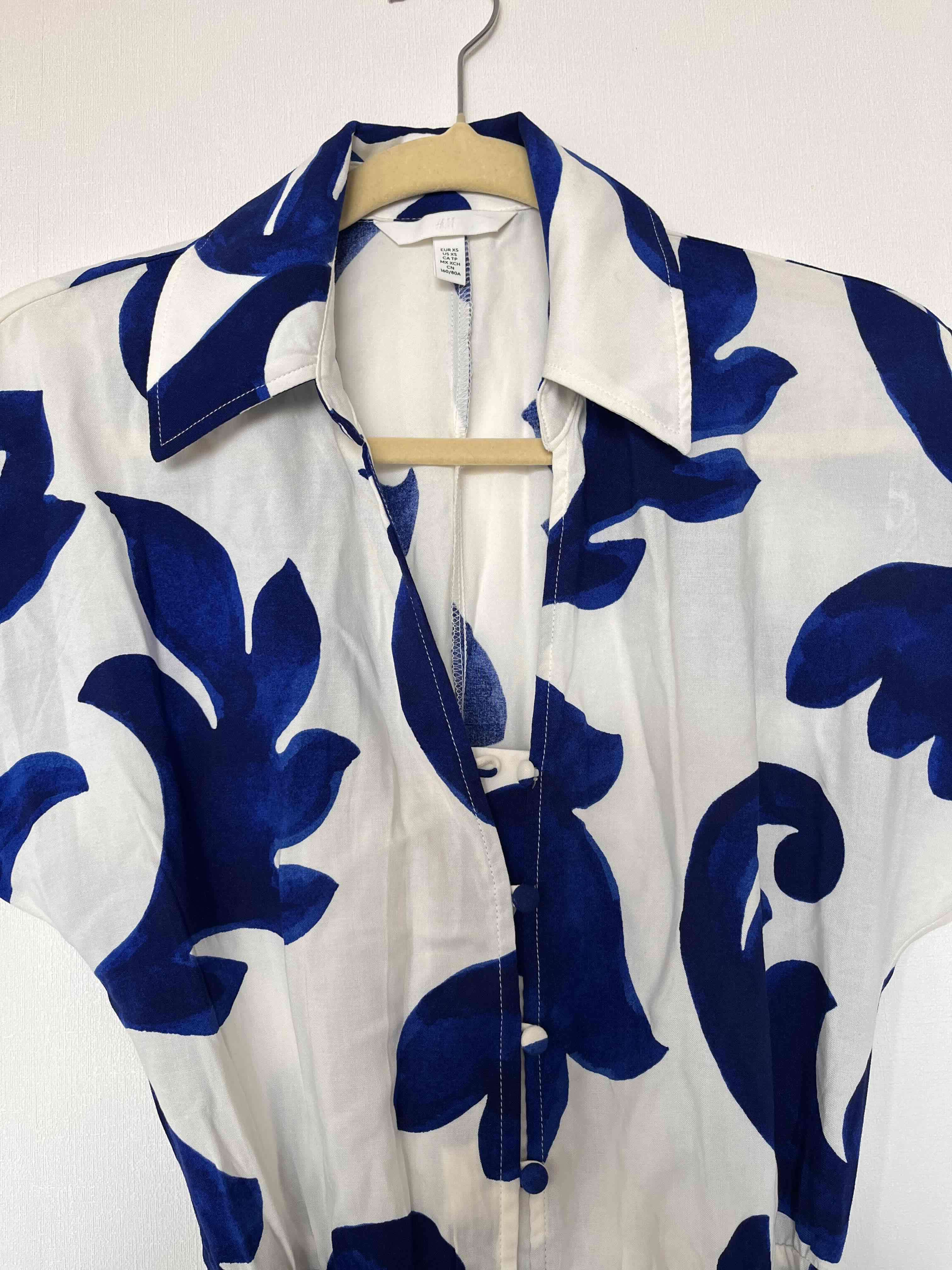 Vestido blanco con estampado azul - miniatura 3