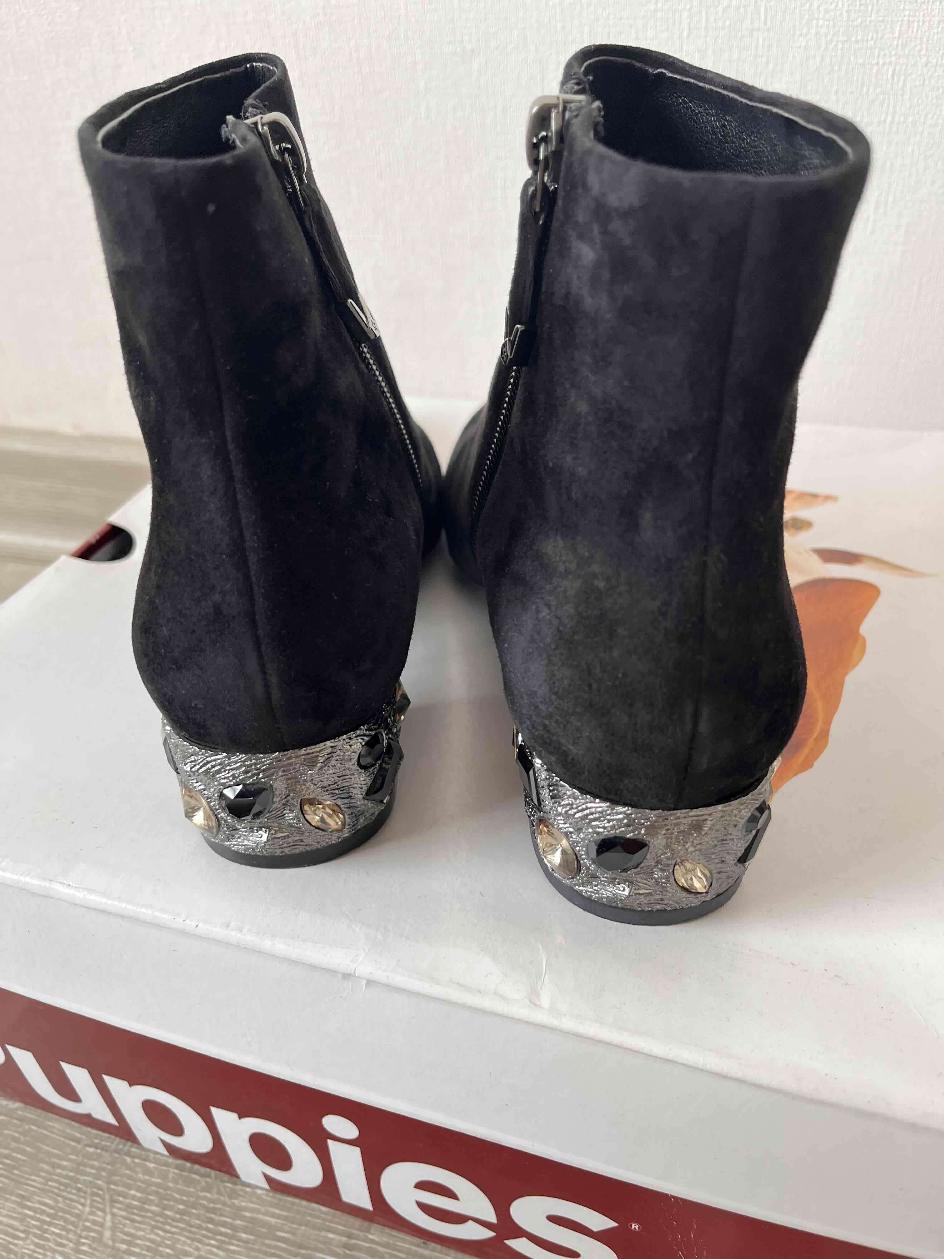 Botines negros con tacón pedrería hush puppies - miniatura 5