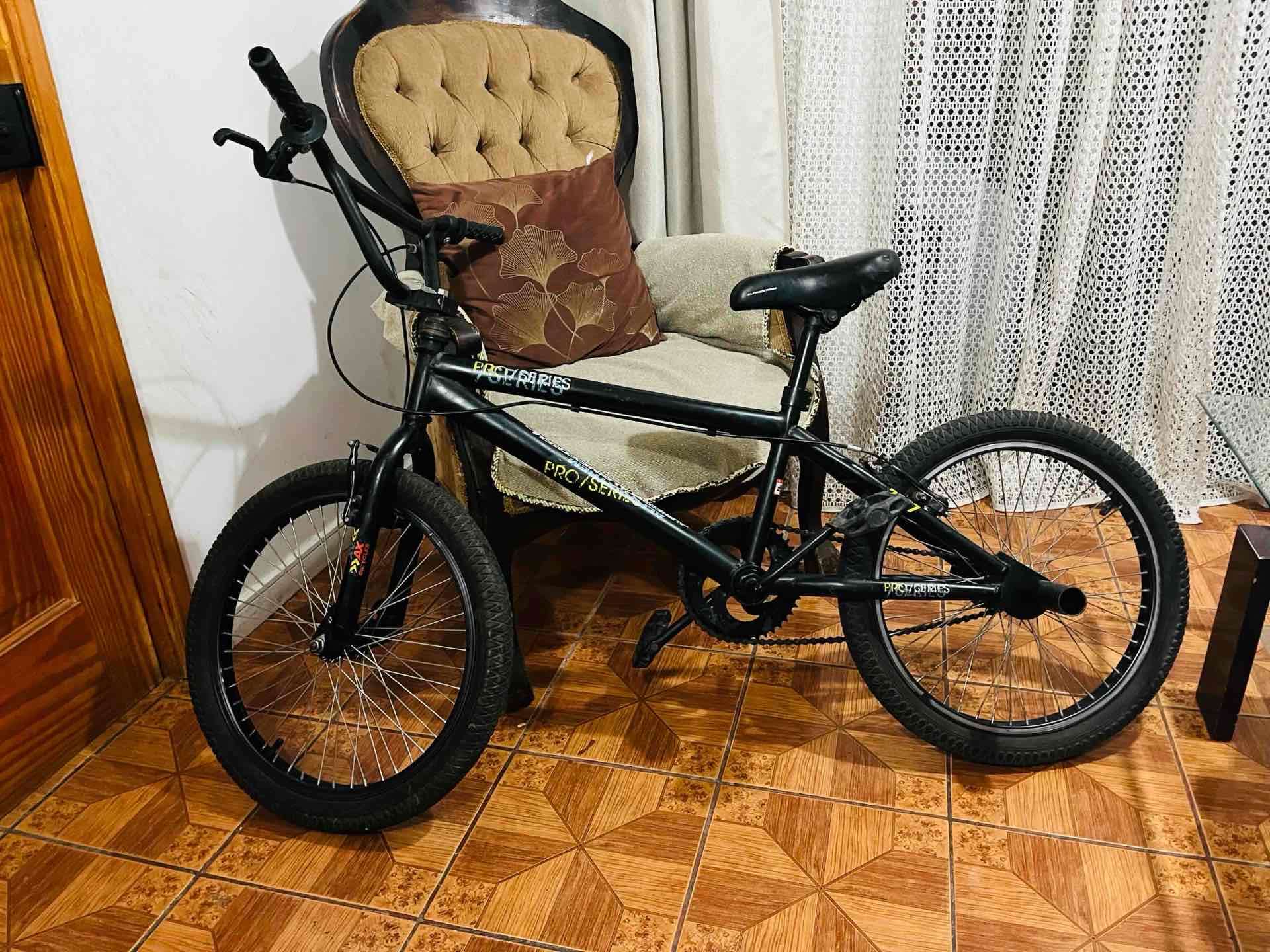 Bicicleta BMX Proseries Negra
