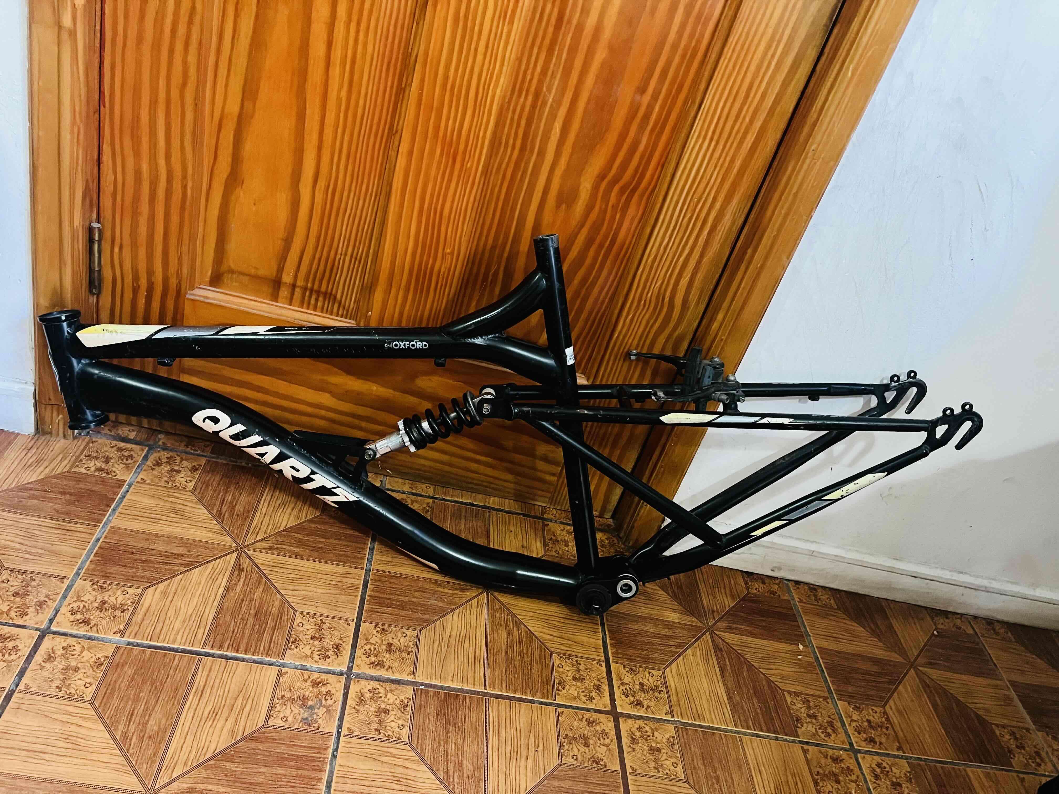 Cuadro y piezas de bicicleta Quarzt - 2