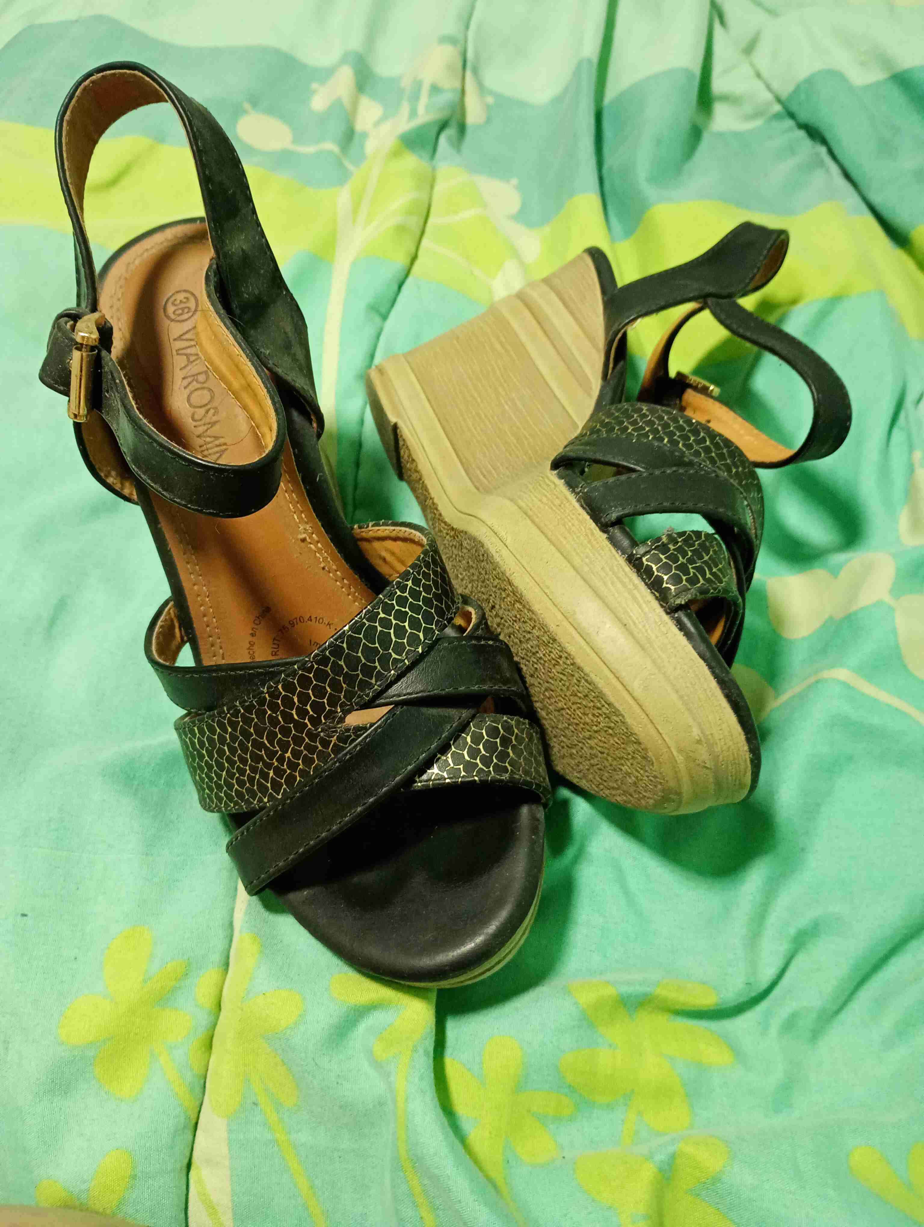 Sandalias negras con plataforma