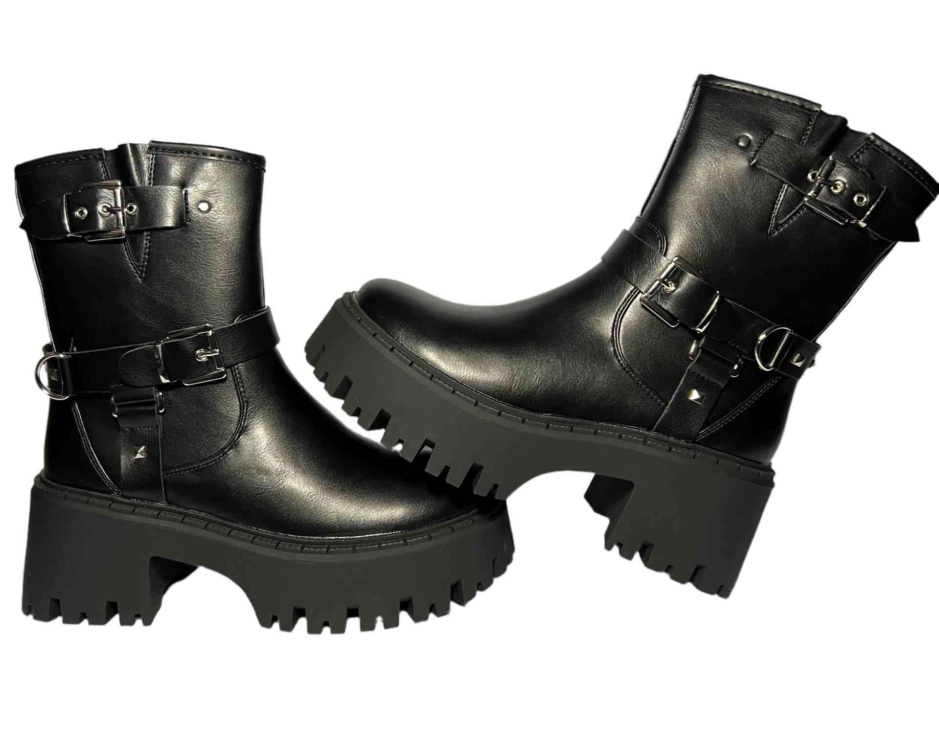 Botines negros con hebillas - miniatura 2