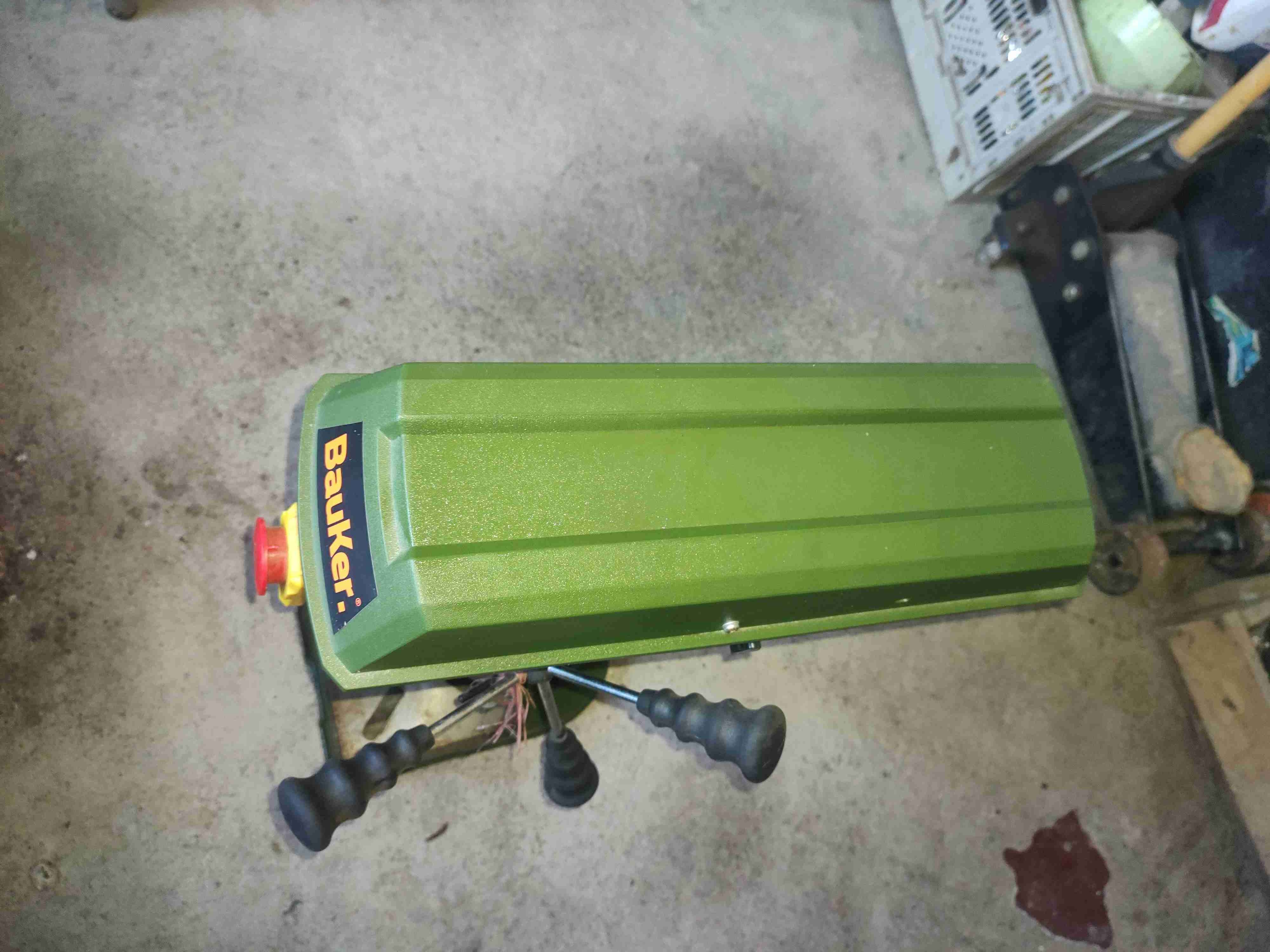 Taladro de banco verde - miniatura 4