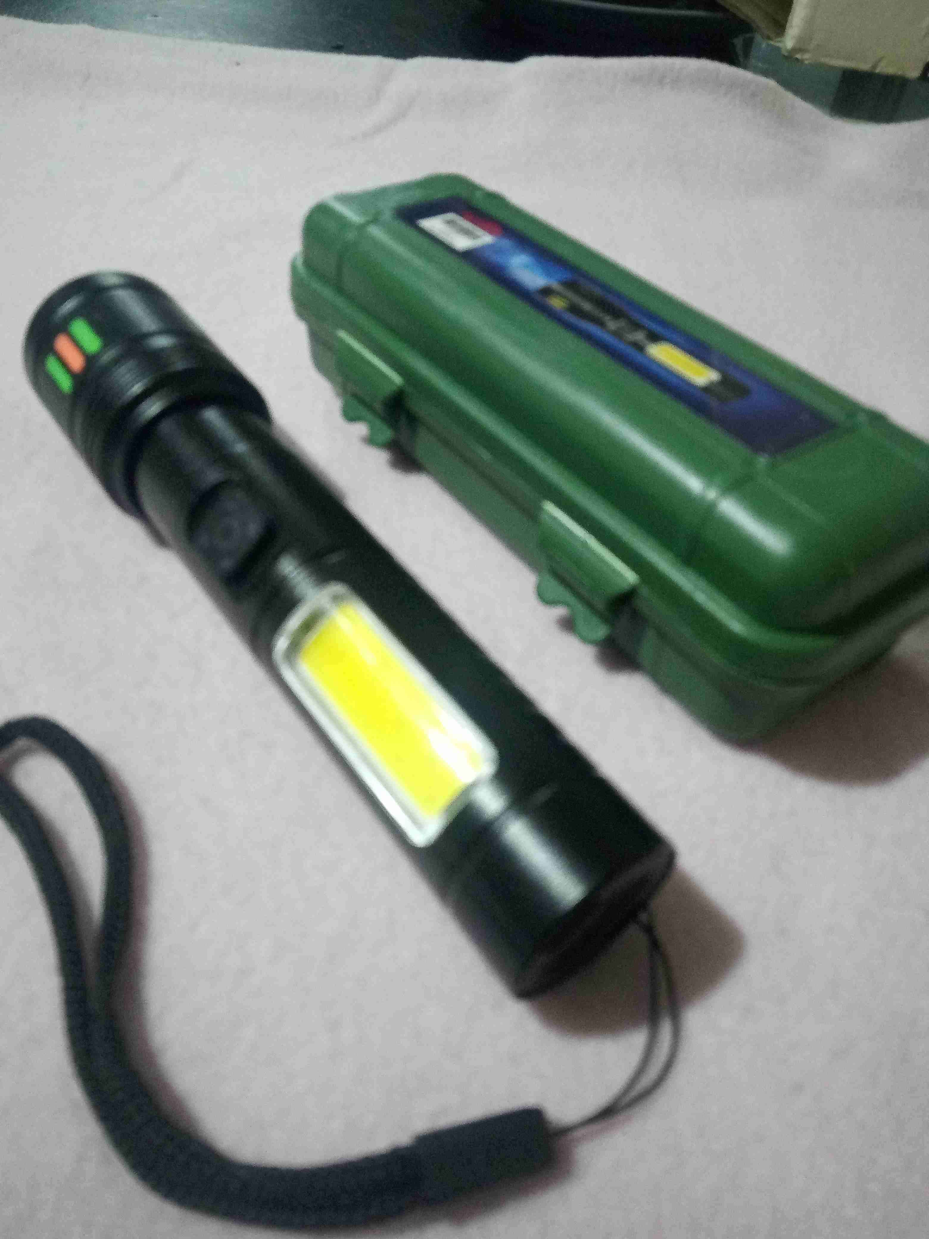 Linterna táctica LED recargable - miniatura 2