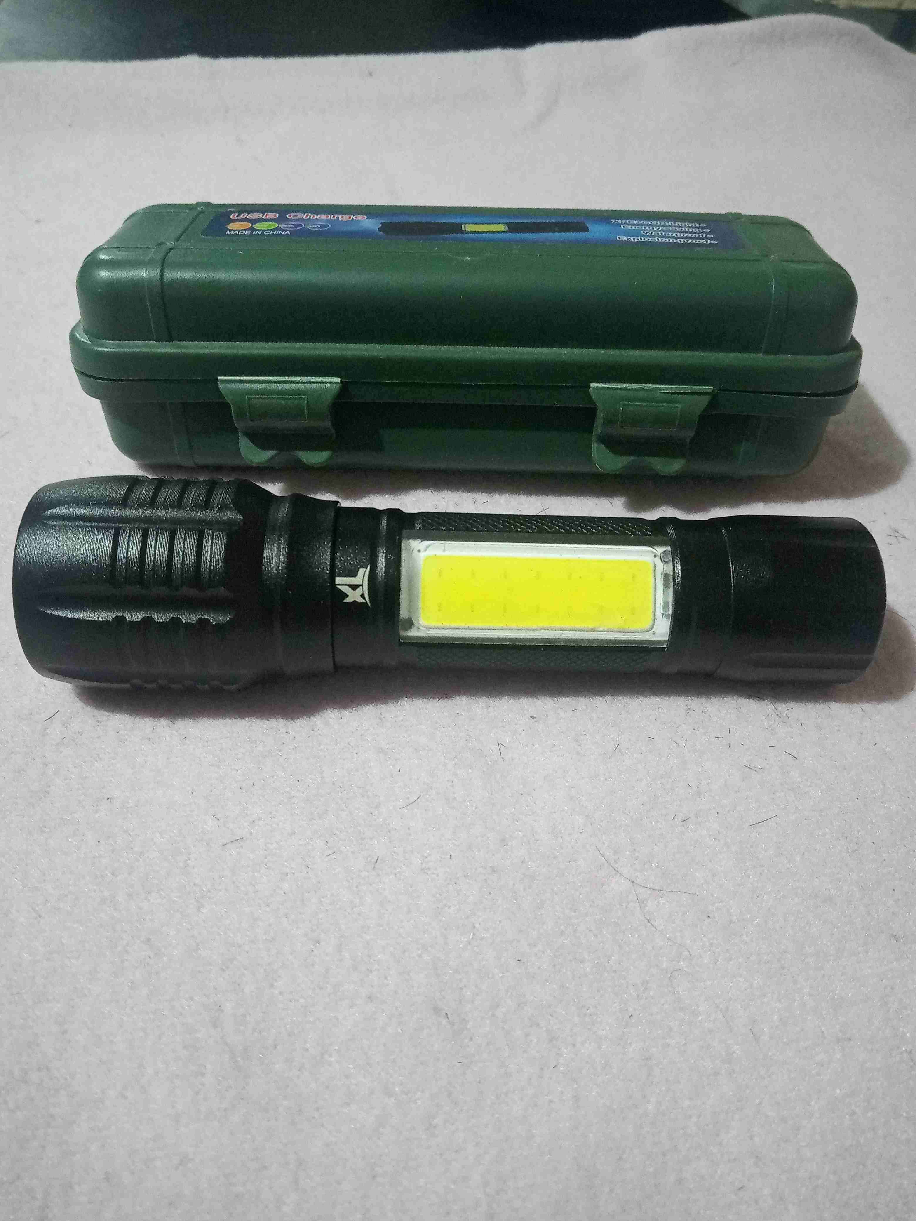 Linterna recargable con estuche - miniatura 2