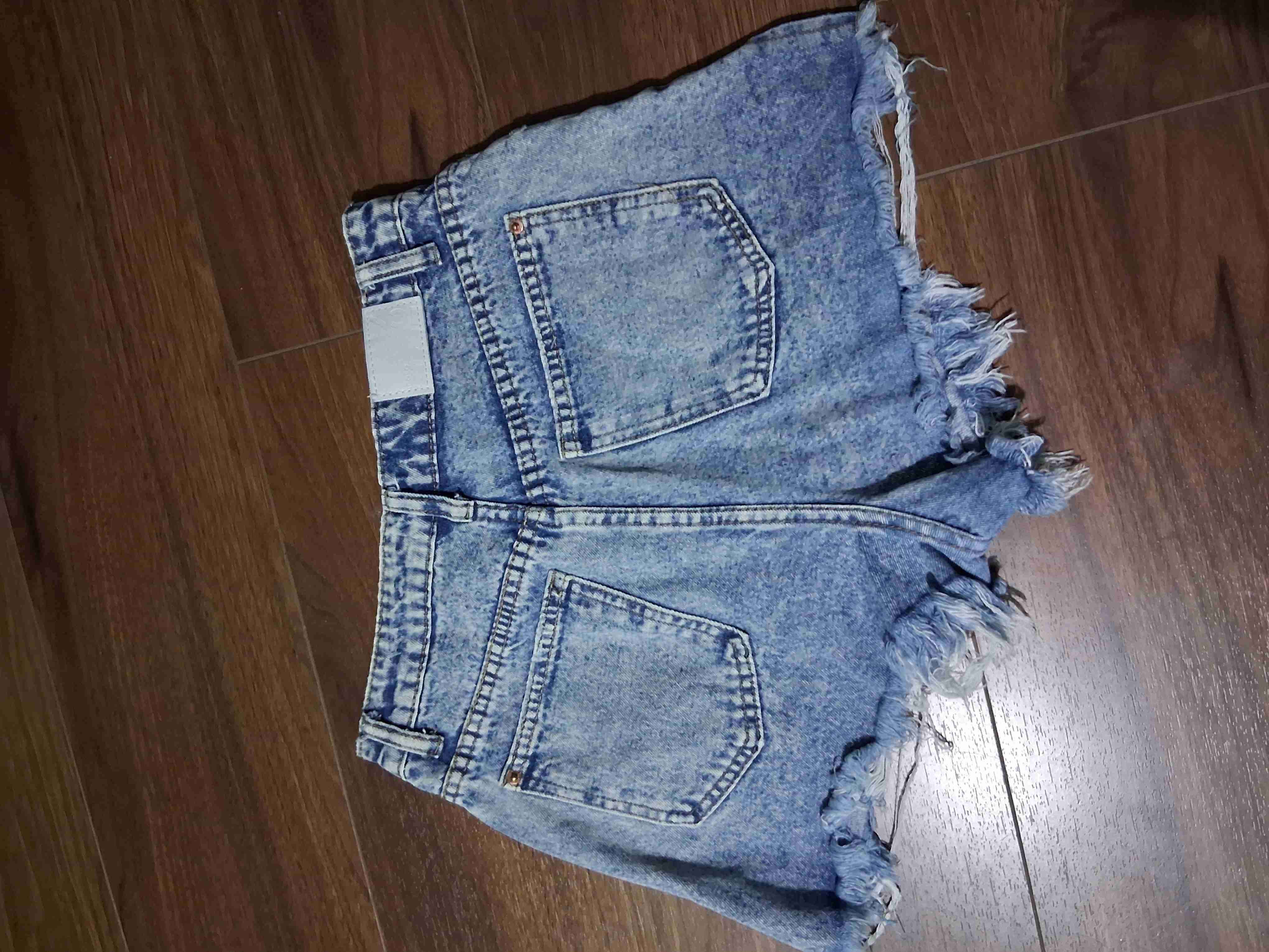 Shorts de mezclilla gastados - 2