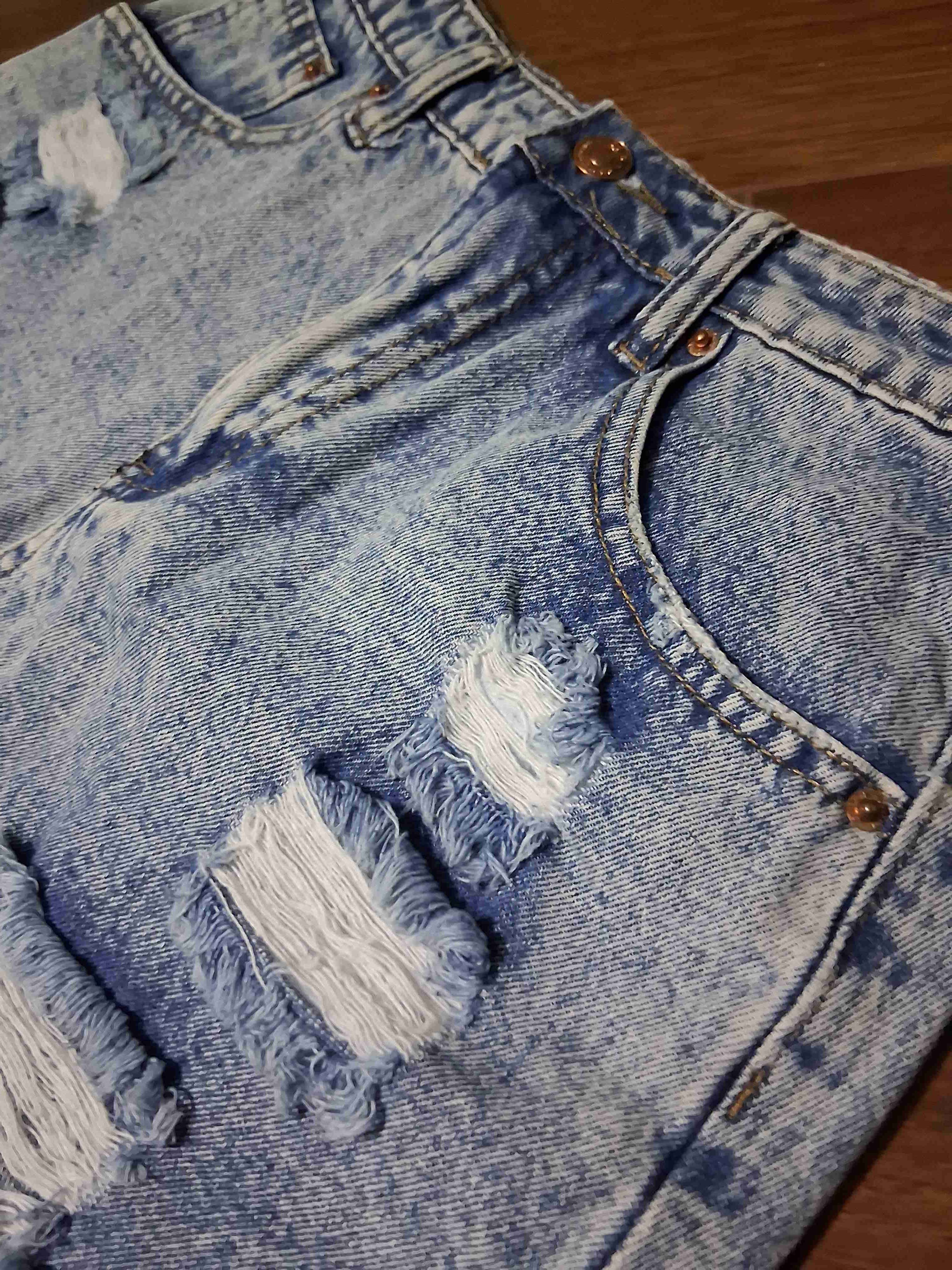 Shorts de mezclilla gastados - 3