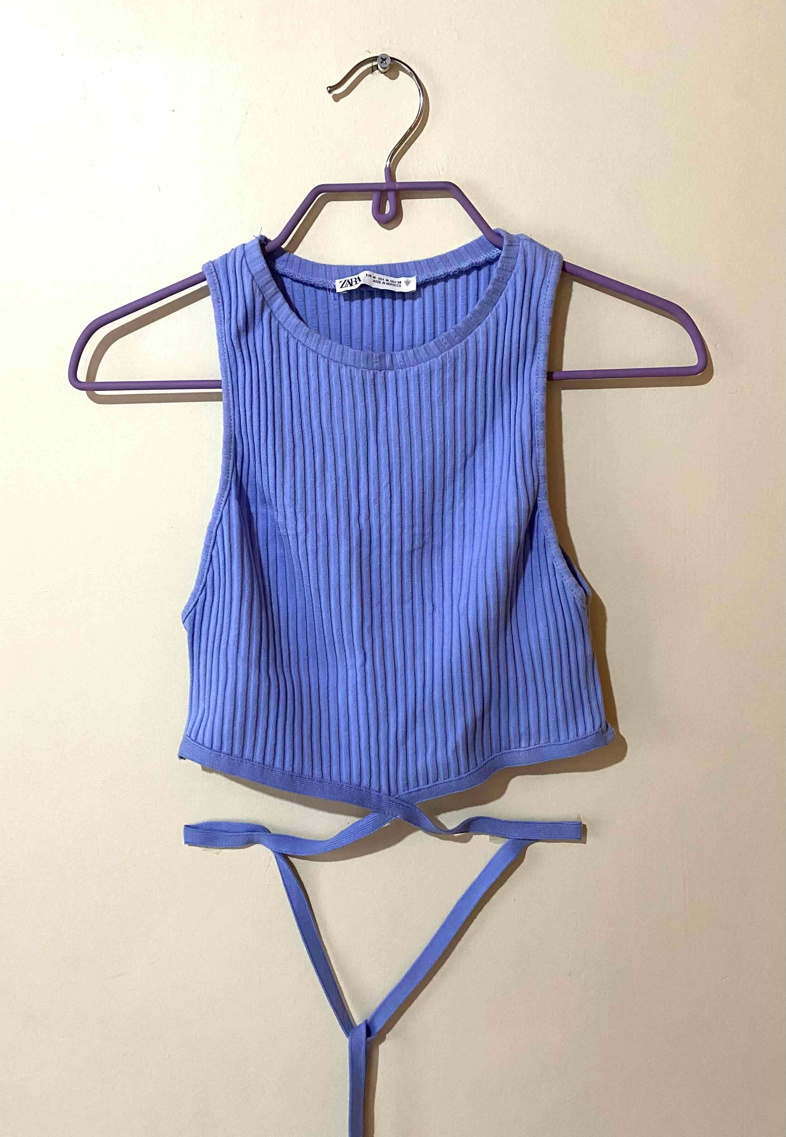 Top azul sin mangas Zara M