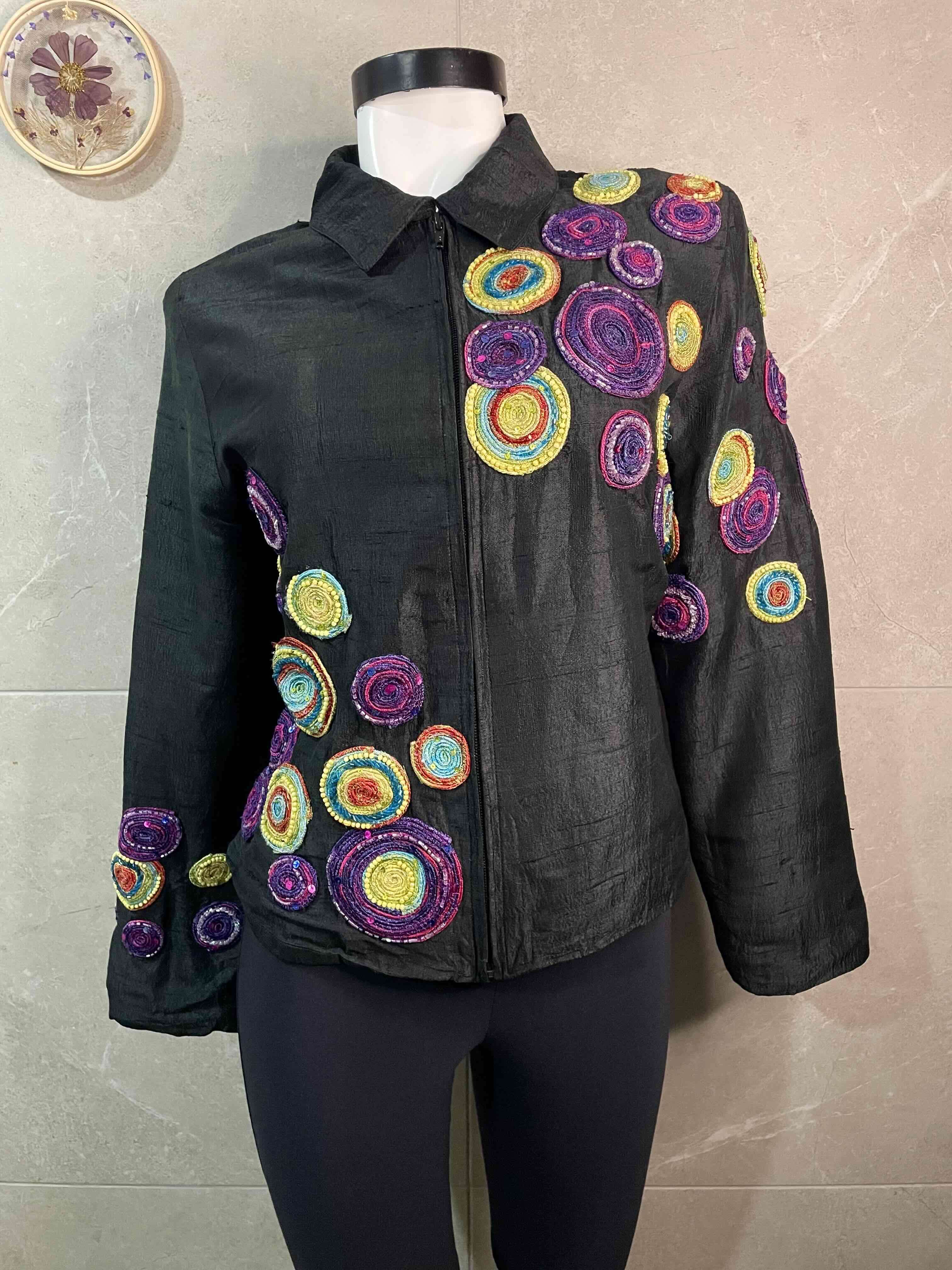 Chaqueta bordada negro multicolor