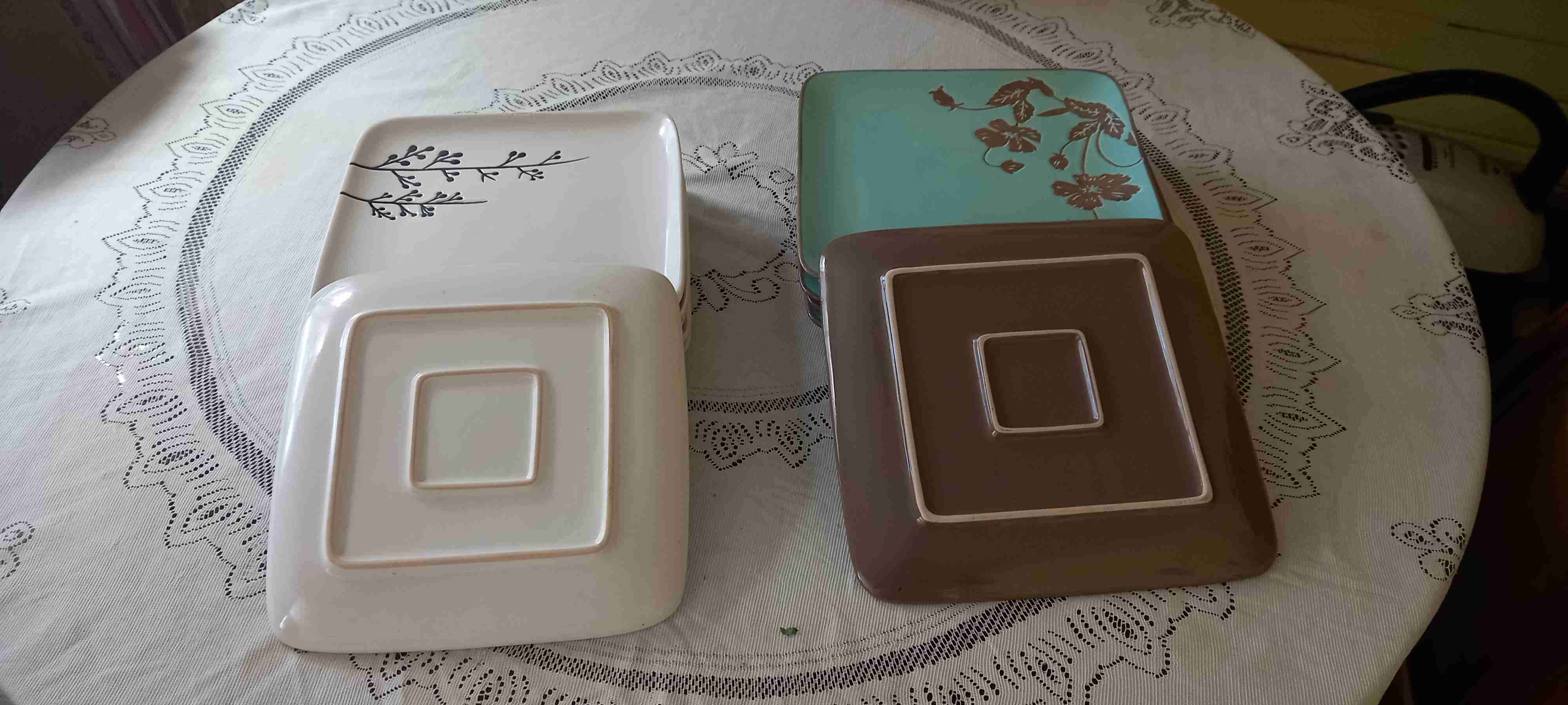 Juego de platos rectangulares estampados