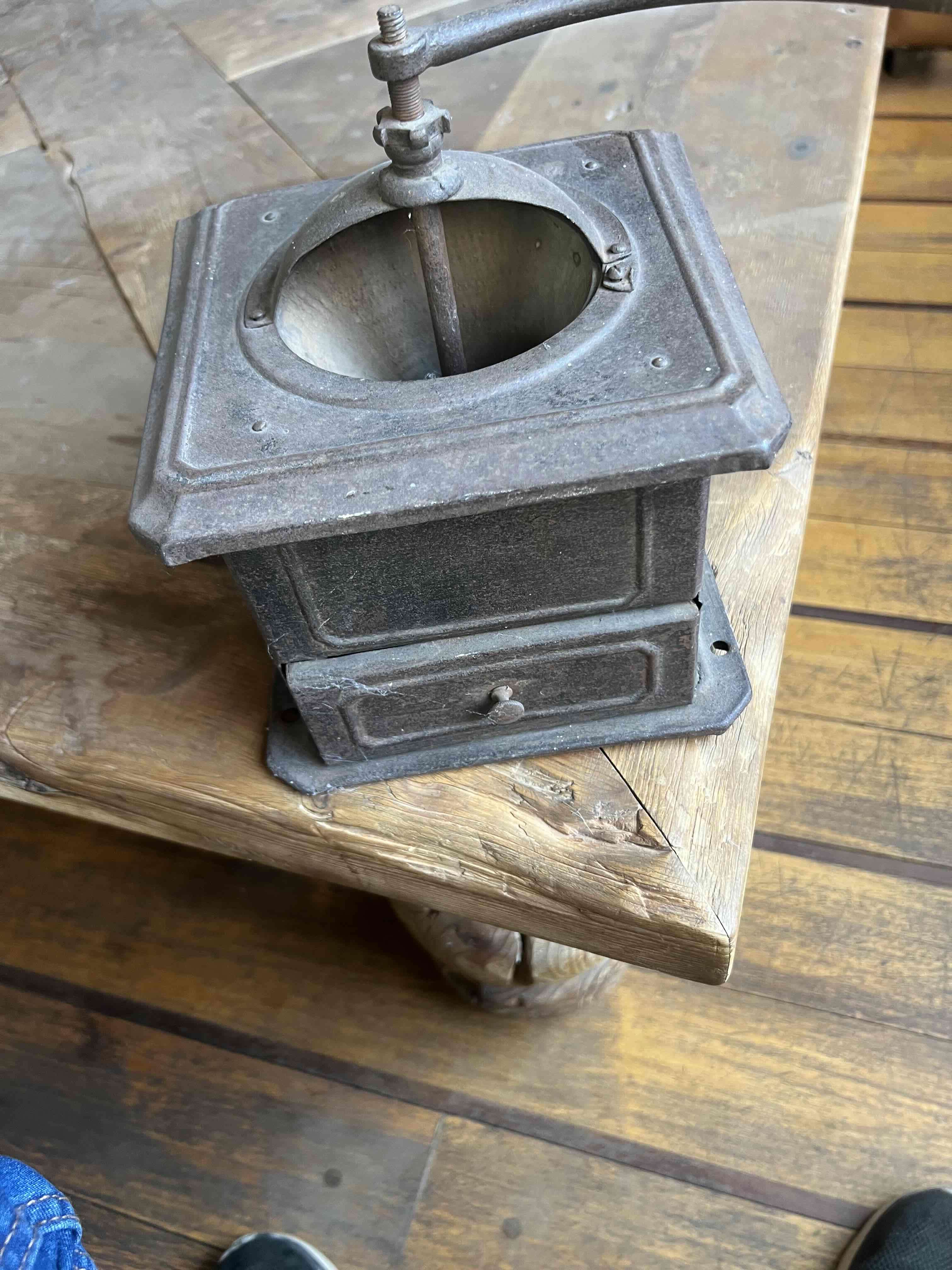 Moledor de café antiguo