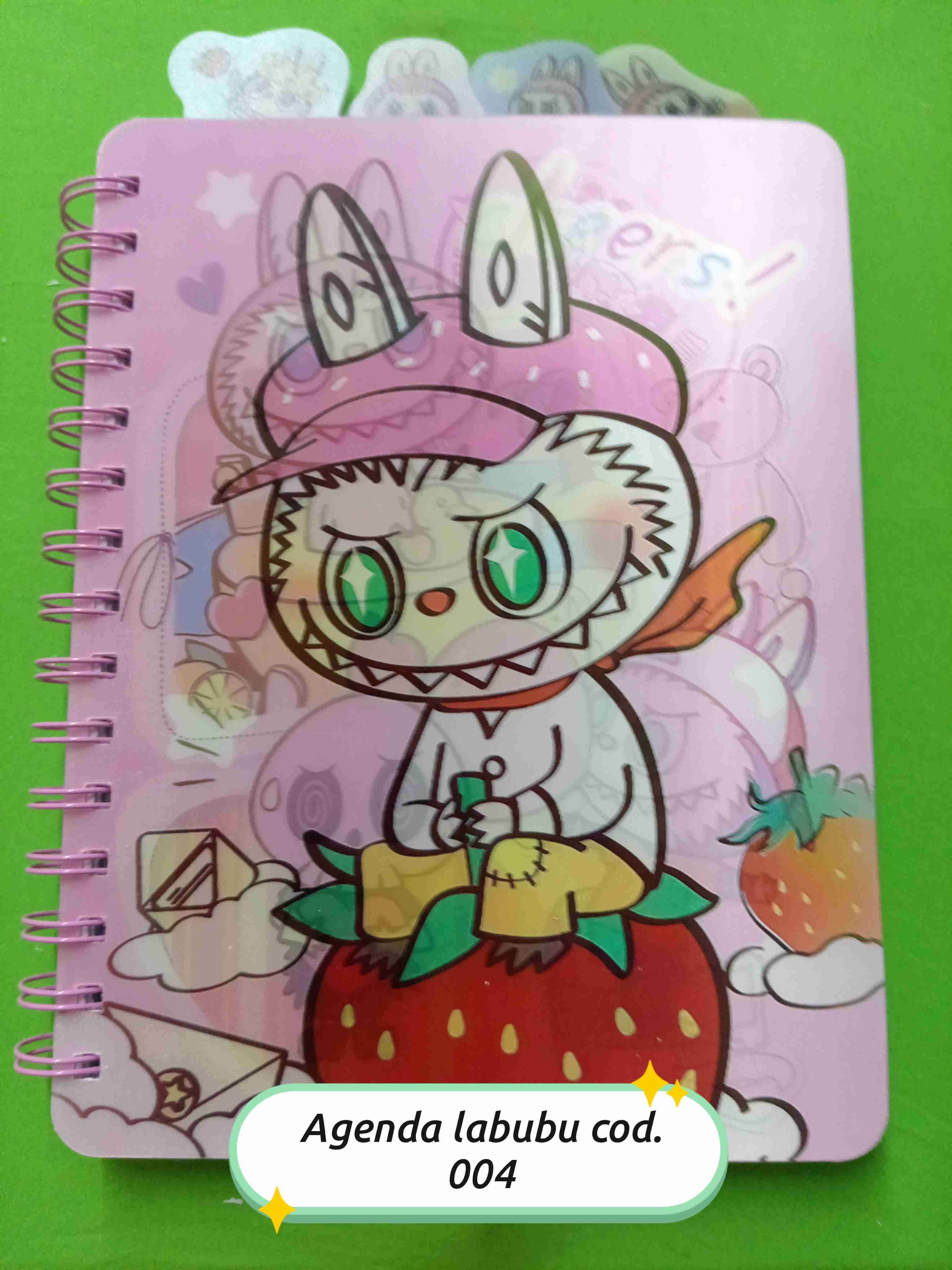 Agenda Labubu rosa con diseño