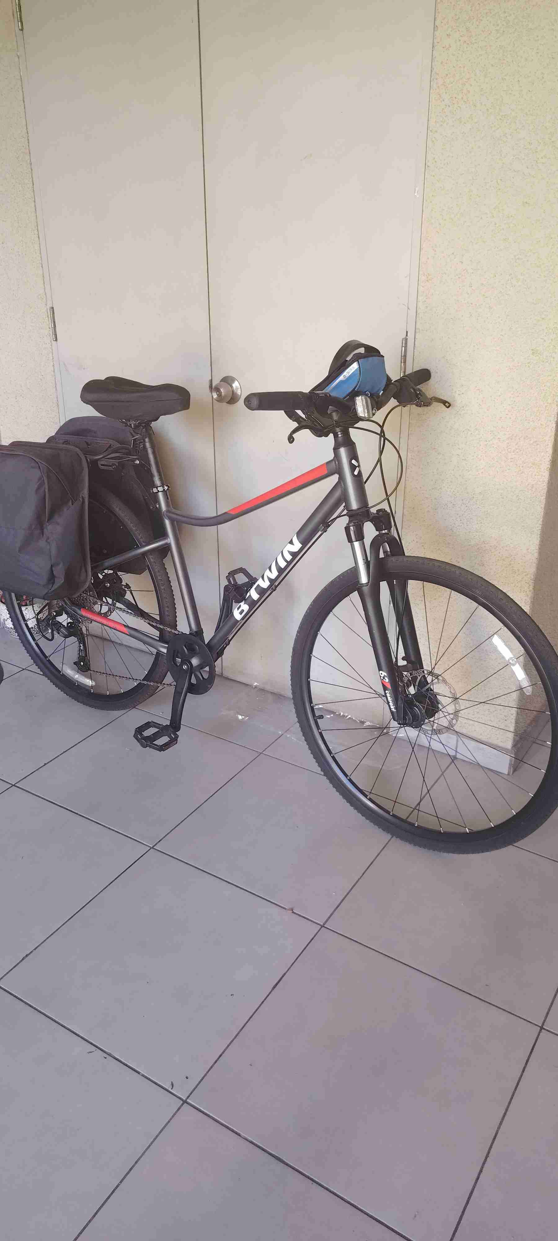 Bicicleta decathlon Riverside gris y roja - 4