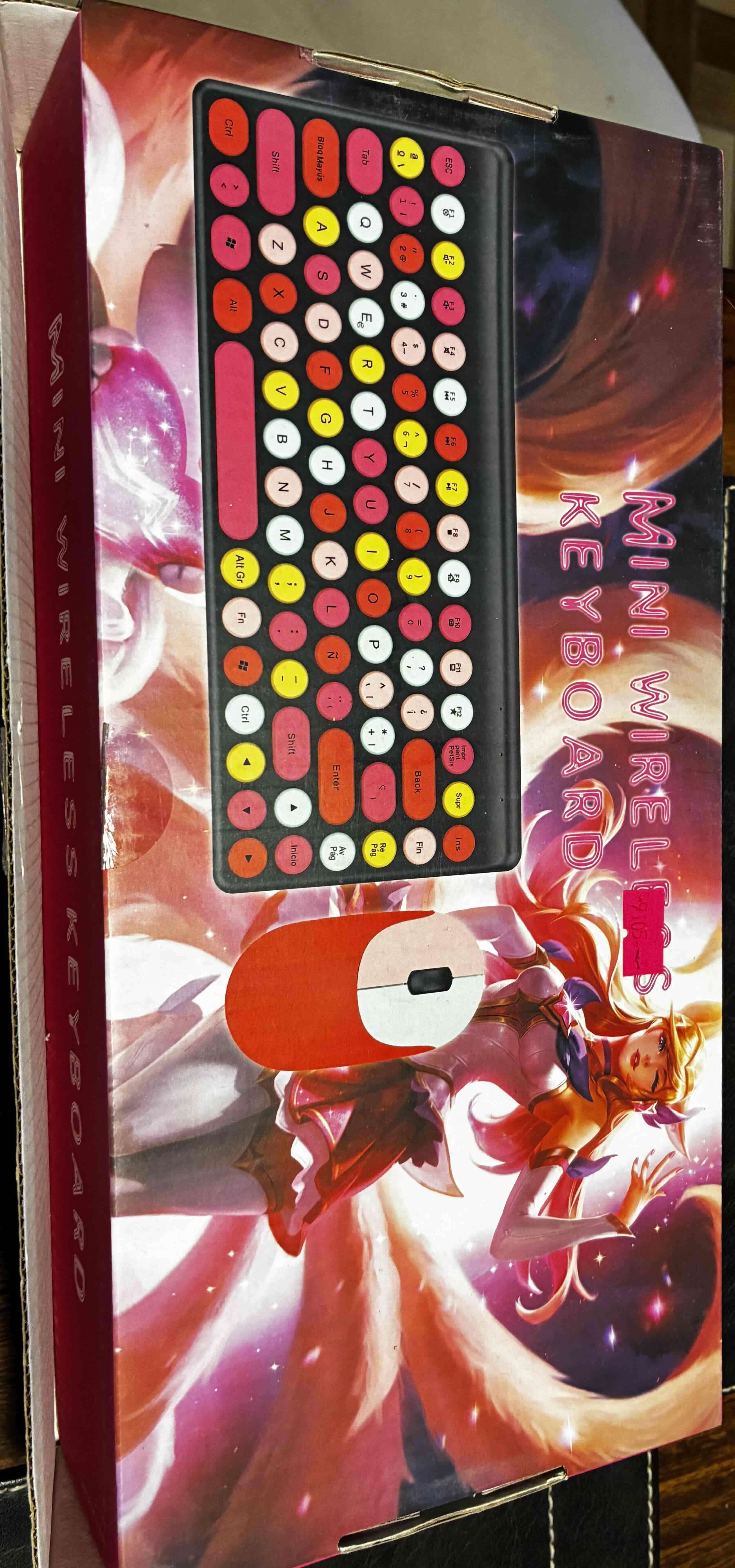 Teclado y mouse inalámbricos RGB