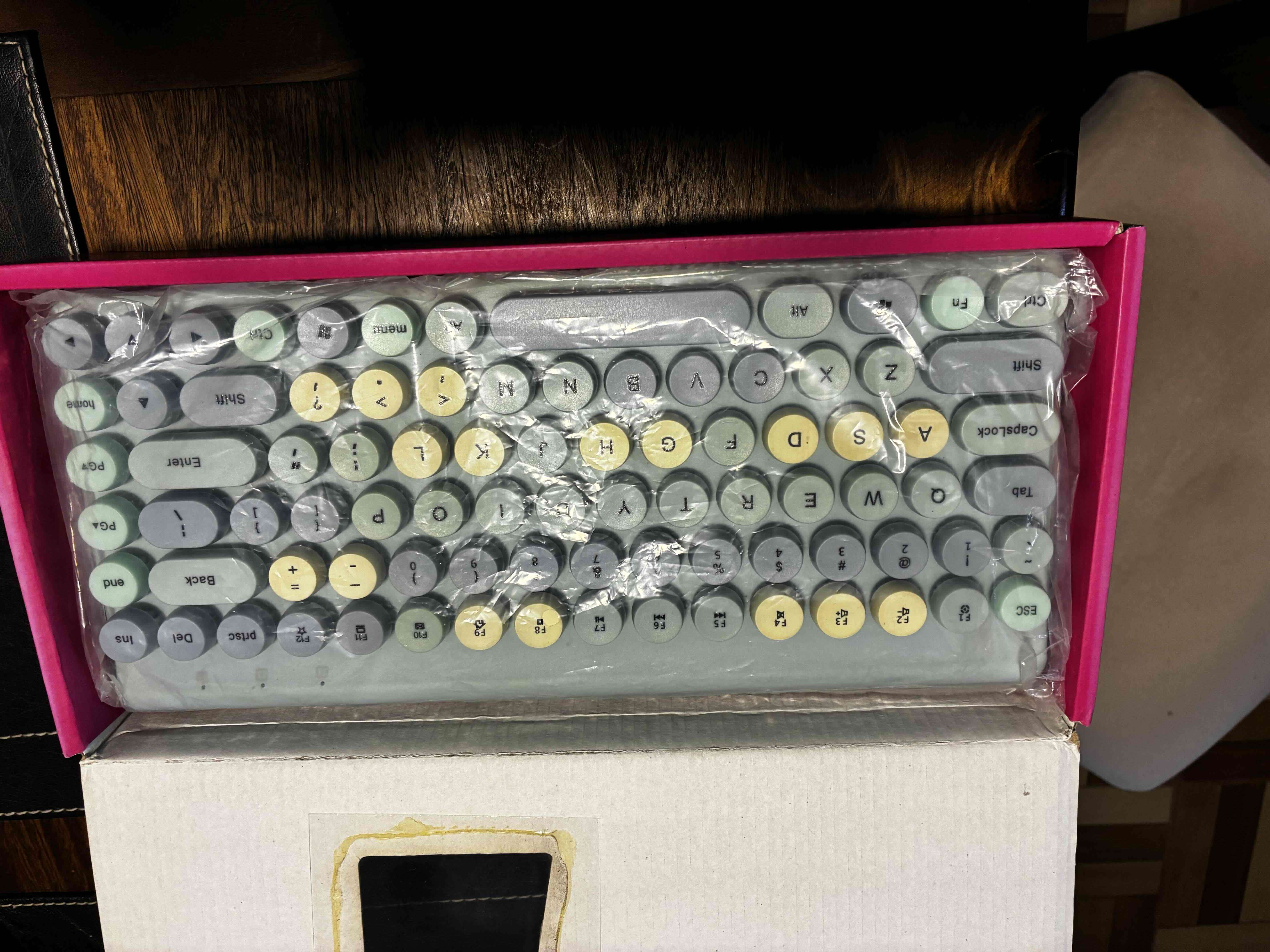 Teclado y mouse inalámbricos RGB - 2