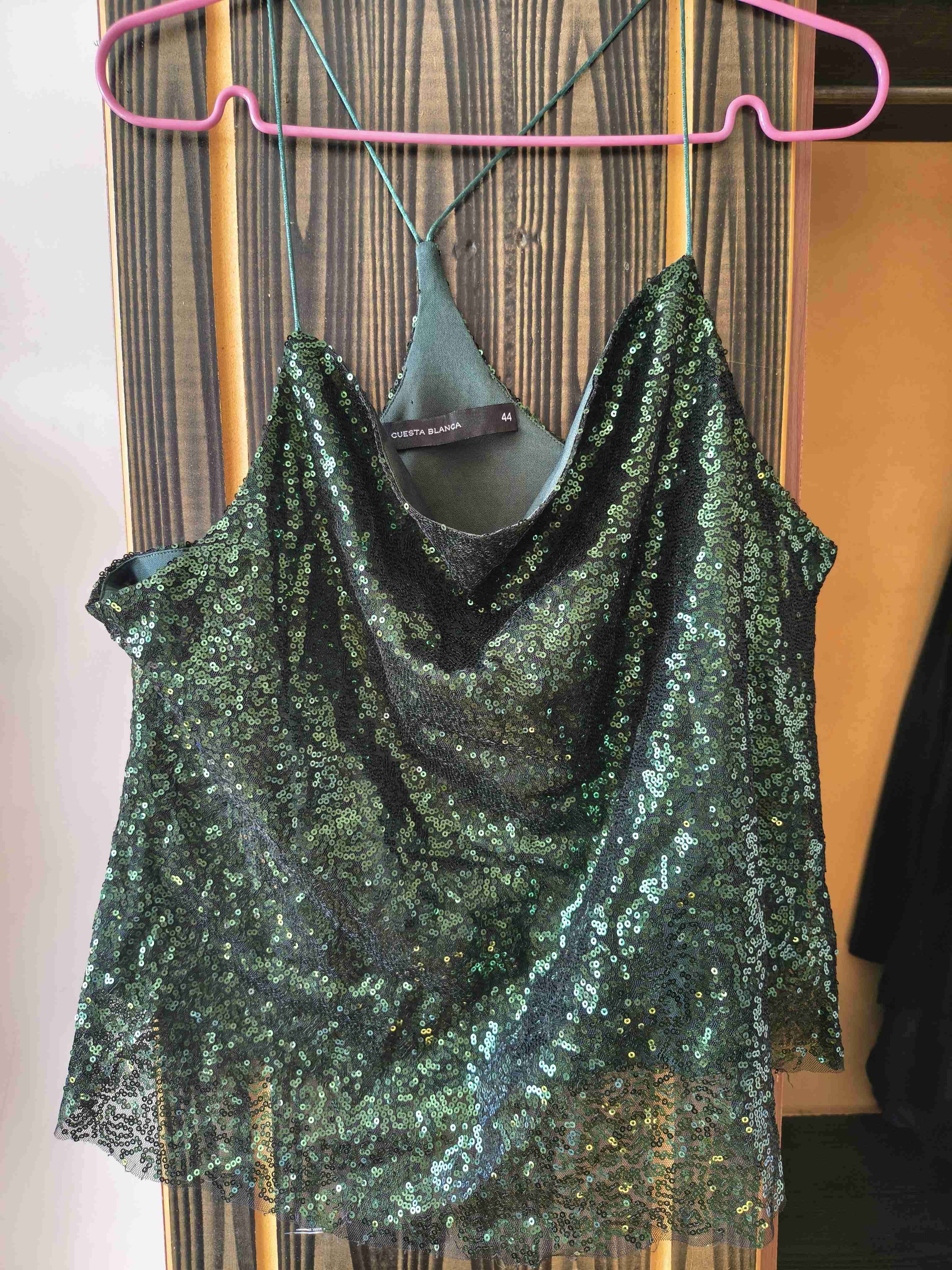 Vestido beige con lentejuelas y blusa lentejuelas - miniatura 4