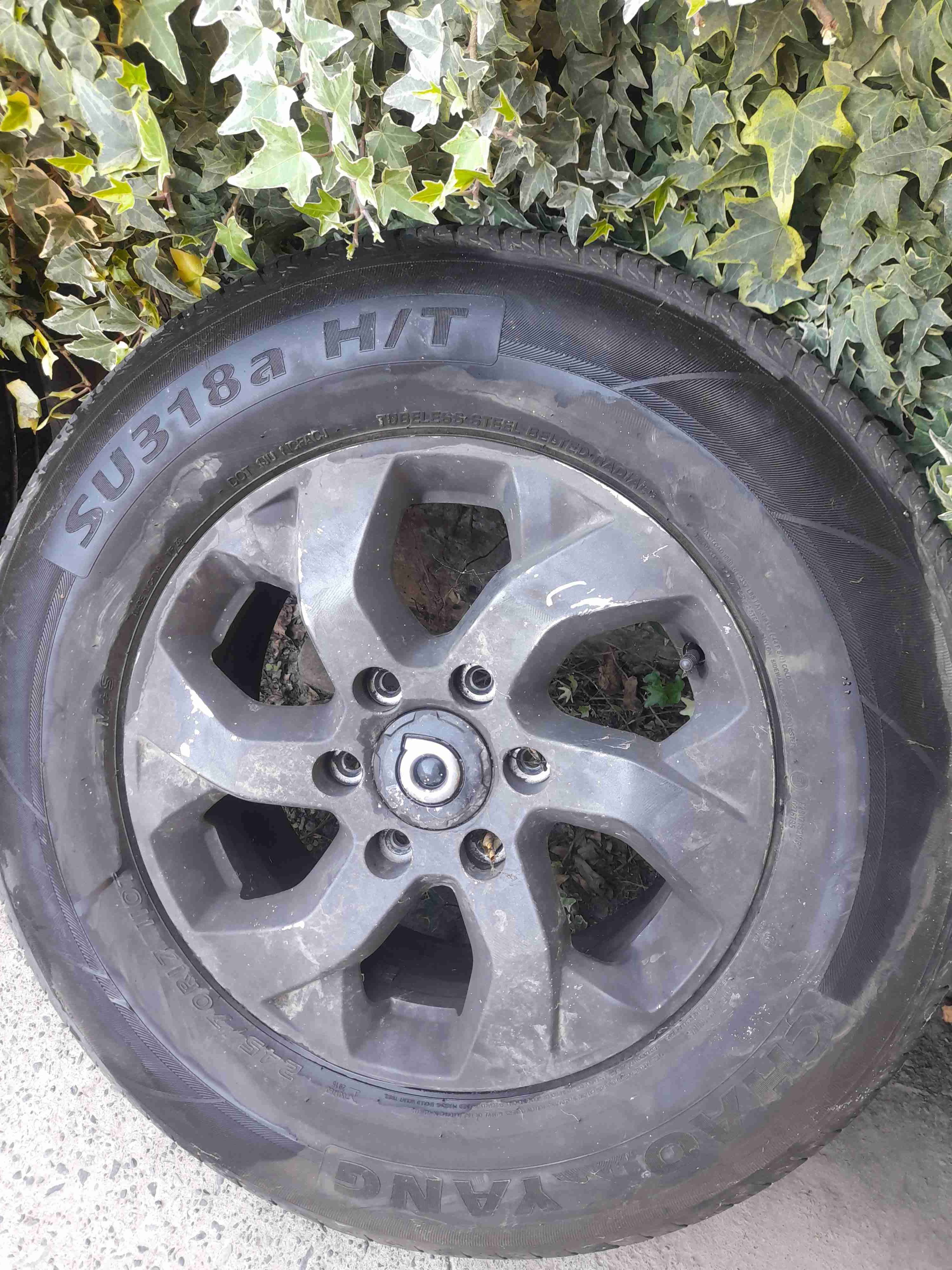 Set de 4 llantas con neumáticos - miniatura 2