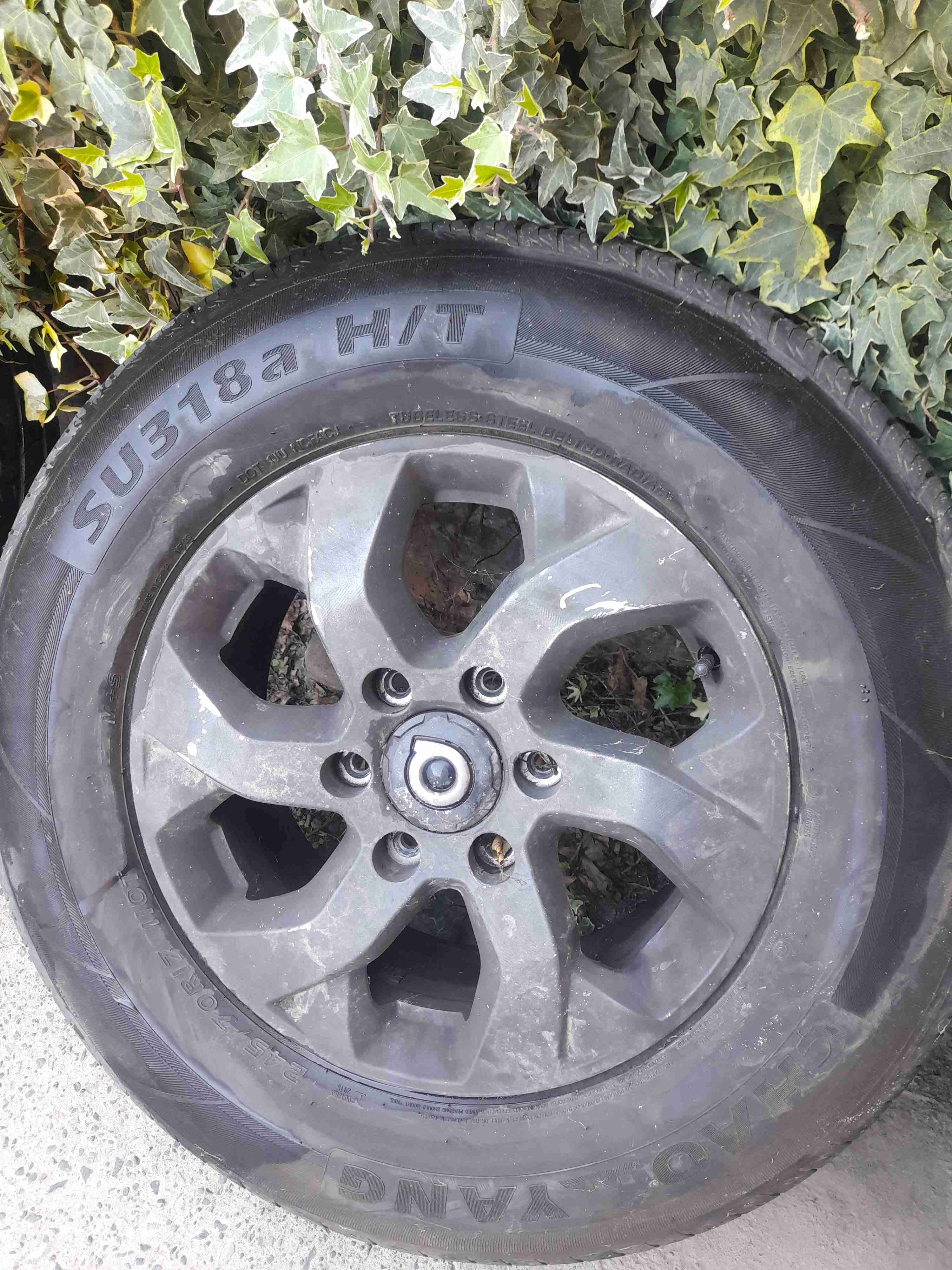 Set de 4 llantas con neumáticos - miniatura 3