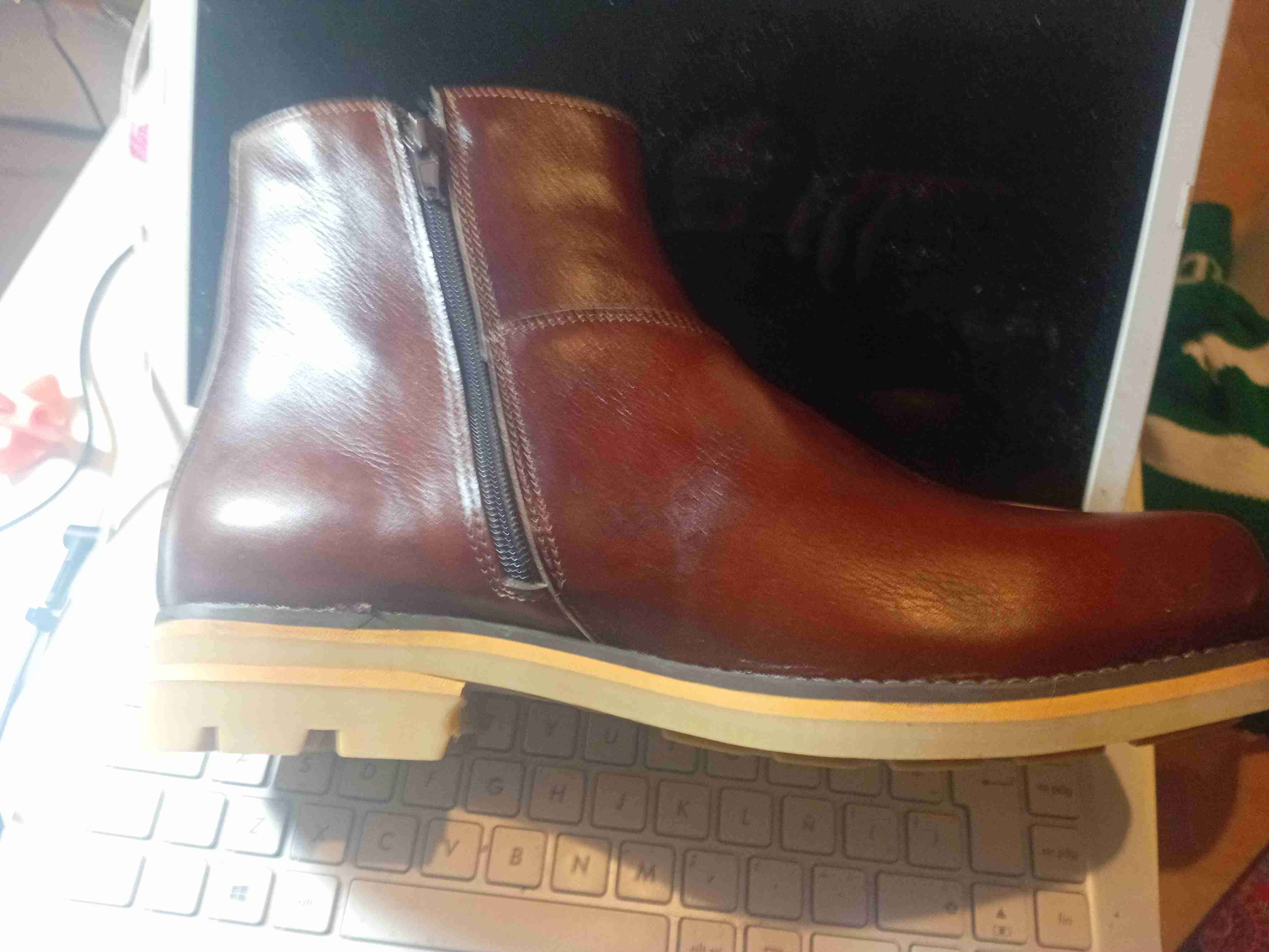 Botín de cuero café fabricación chilena