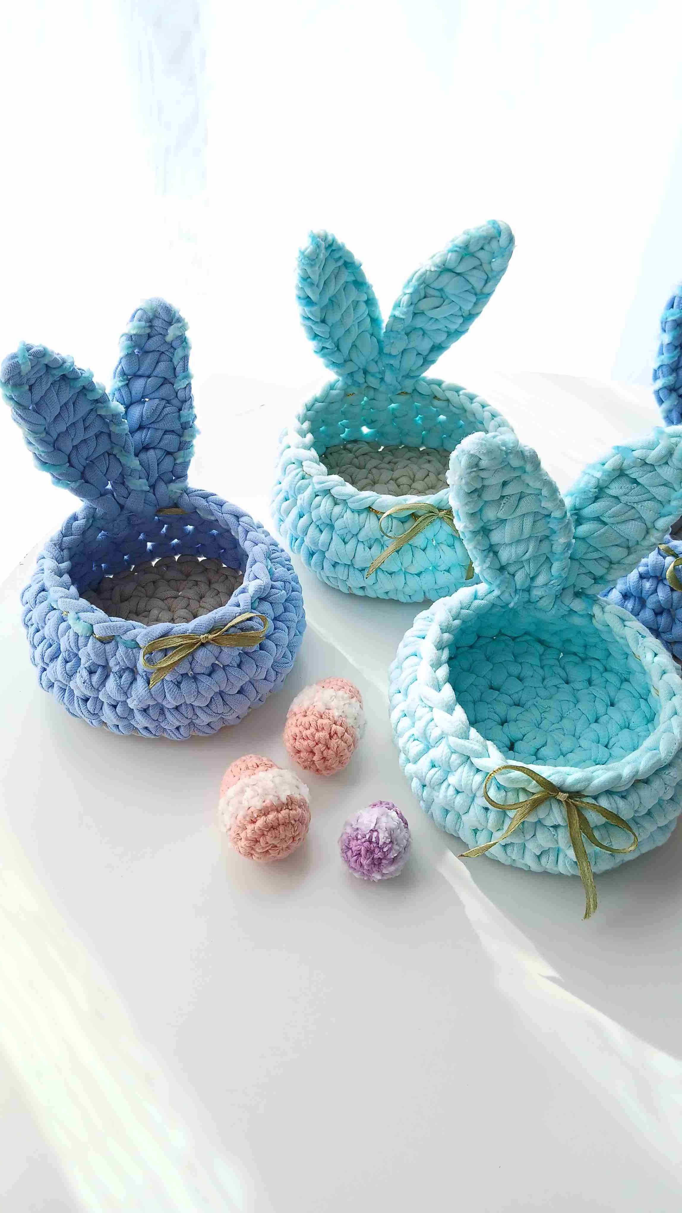 Canastos con orejas de conejo de pascua - 3