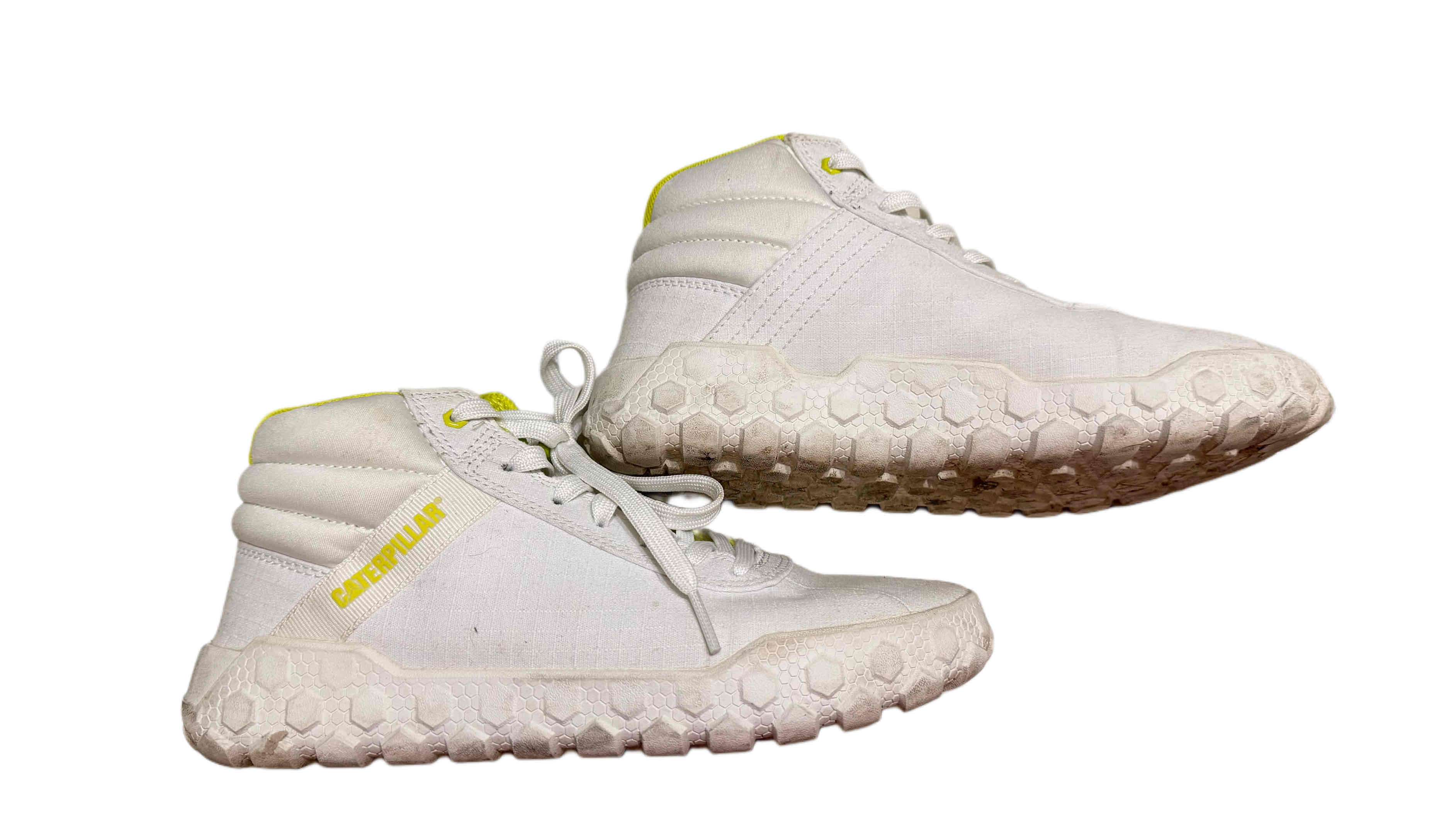 Zapatillas blancas con detalles amarillos - miniatura 3