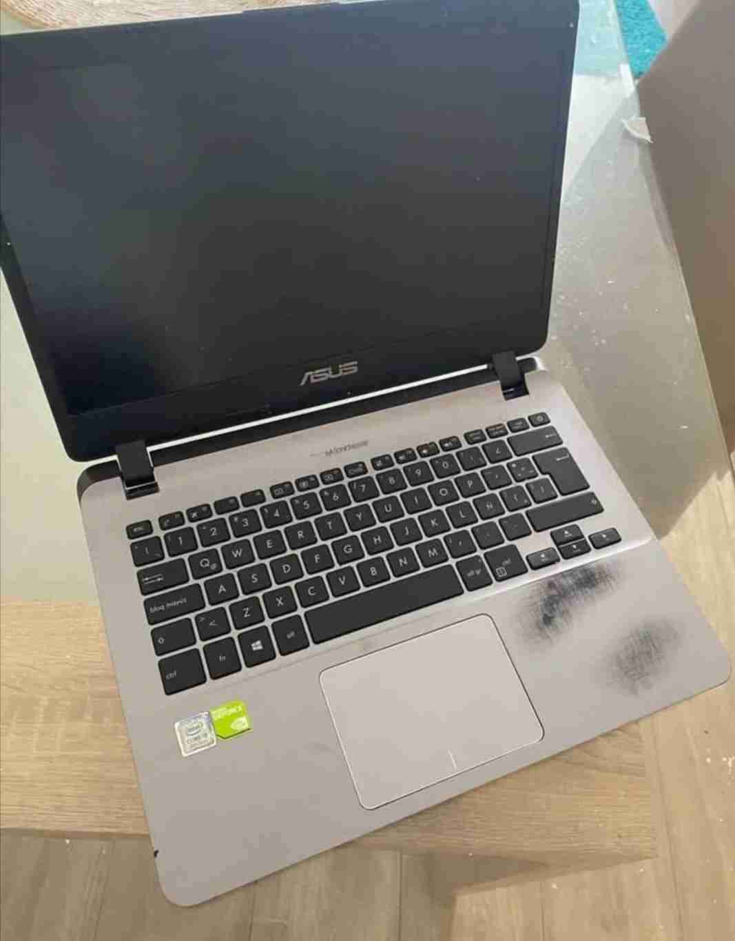 Laptop ASUS usada buen estado