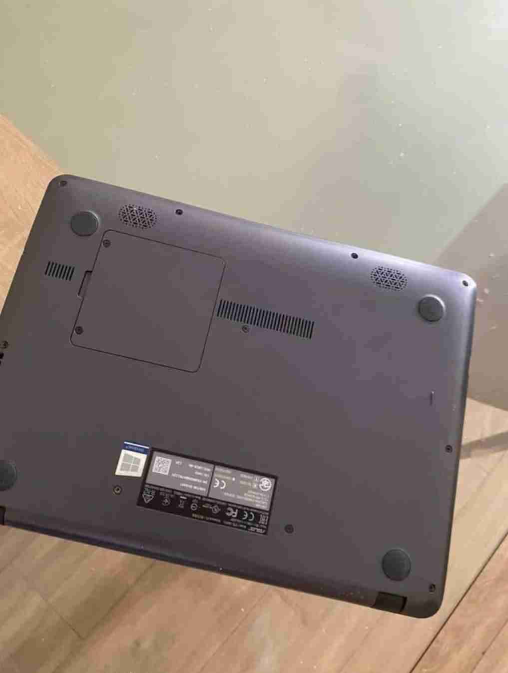 Laptop ASUS usada buen estado - miniatura 5