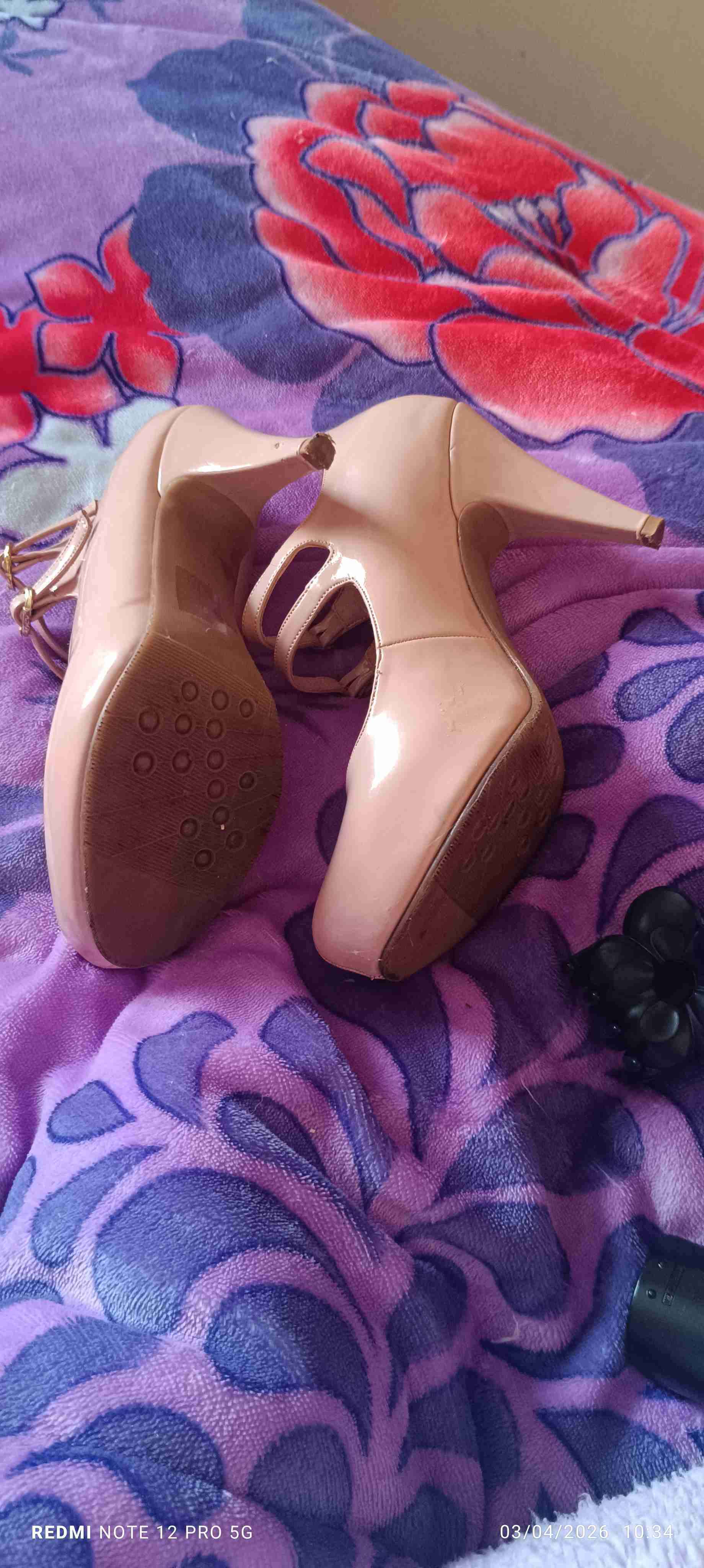 Zapatos nude de charol con correas - miniatura 2
