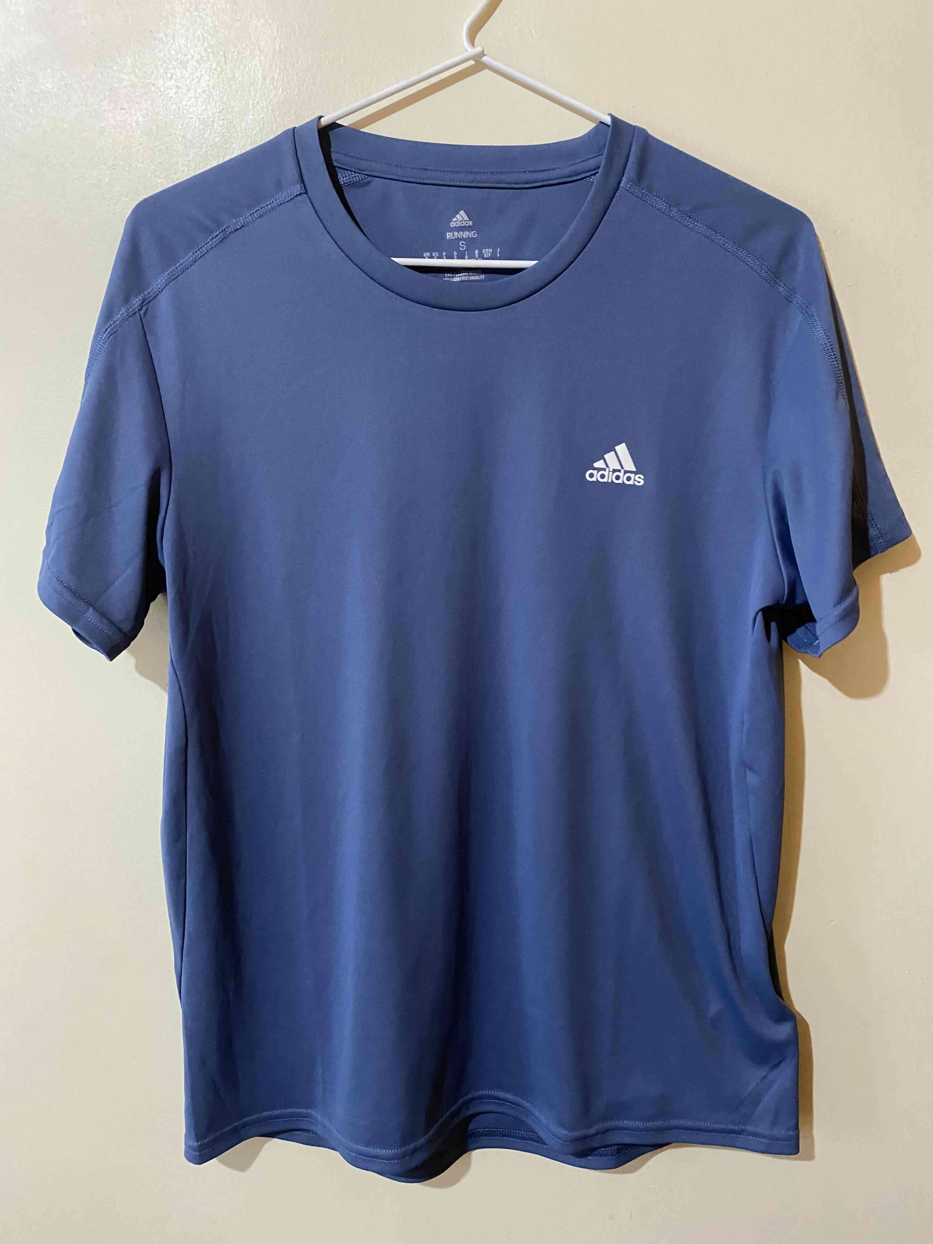 Polera deportiva azul Adidas M