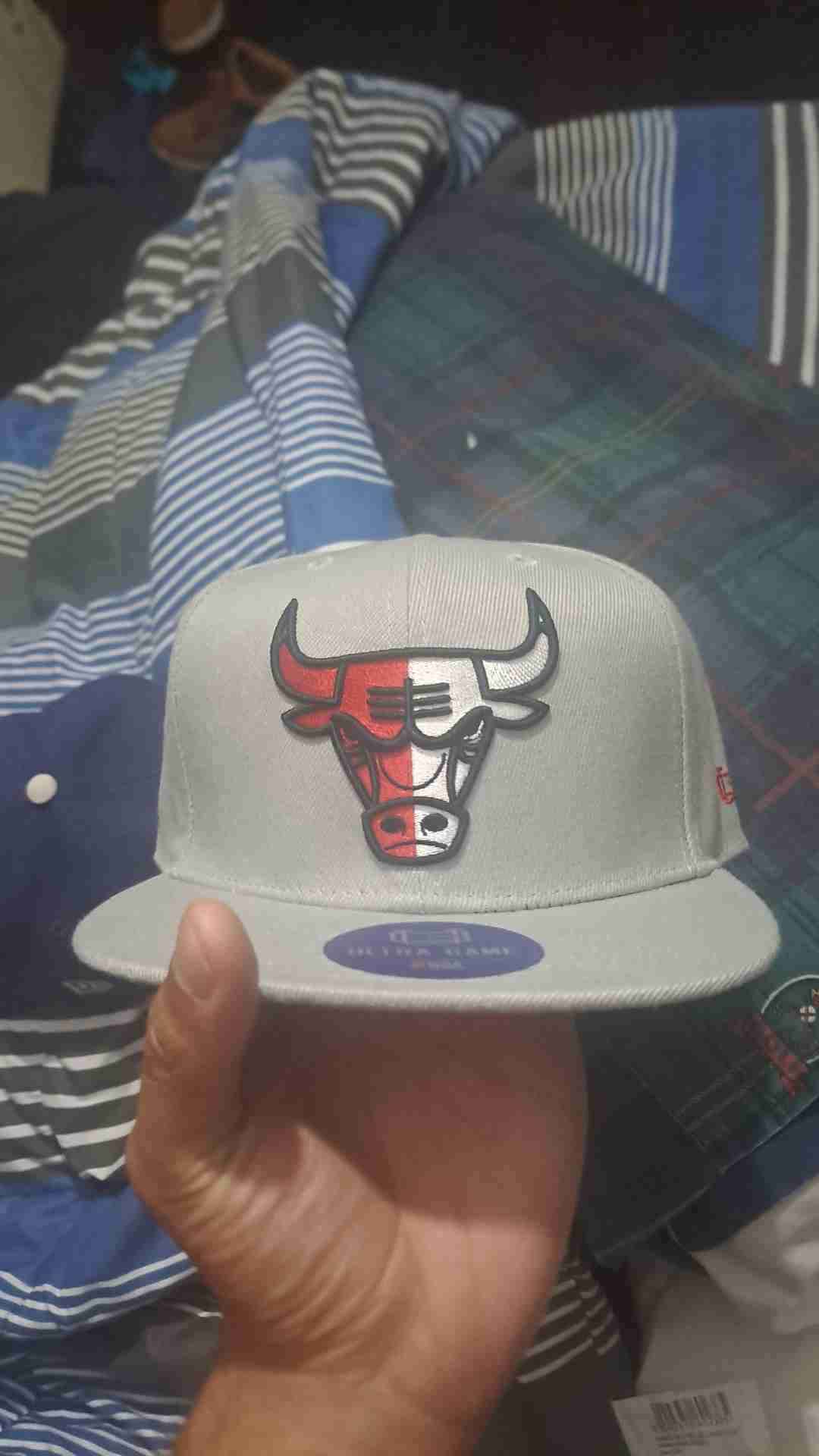 se venden Gorros marca LA Y NBA