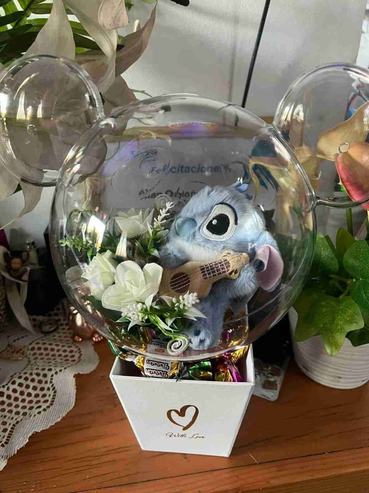 Peluches con flores y chocolates