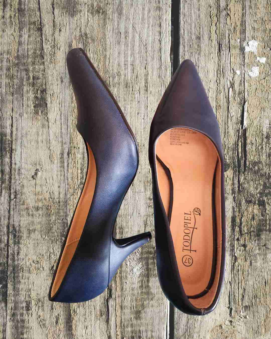 Zapatos de taco azul marino elegante