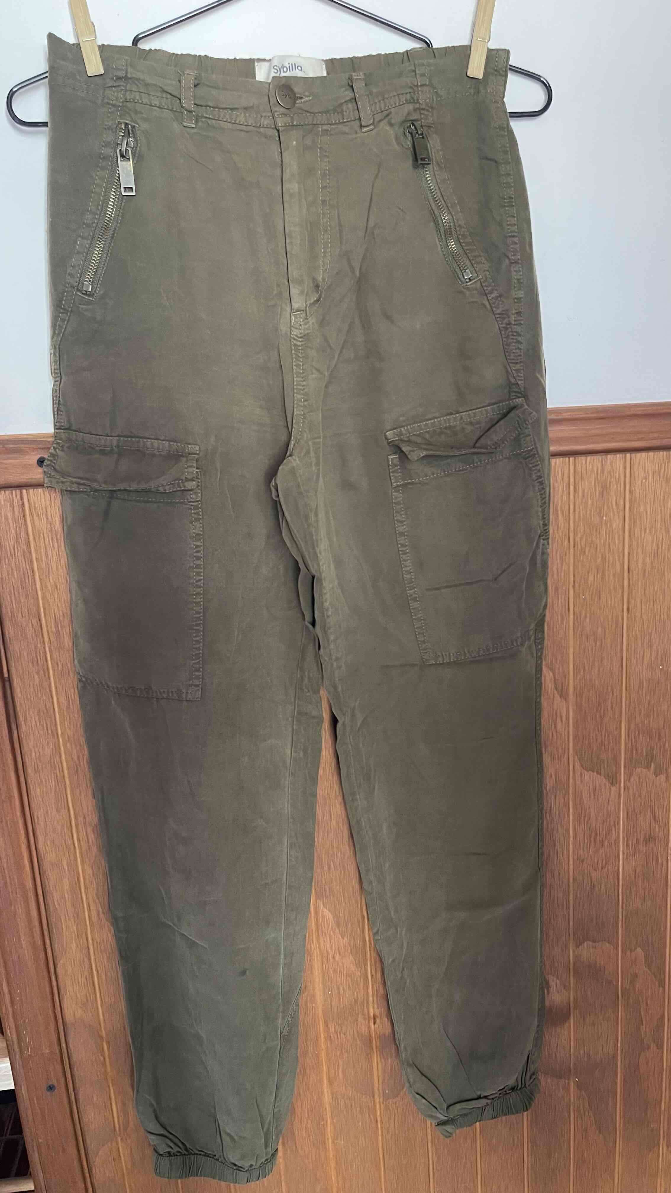 Pantalones cargo verde oliva