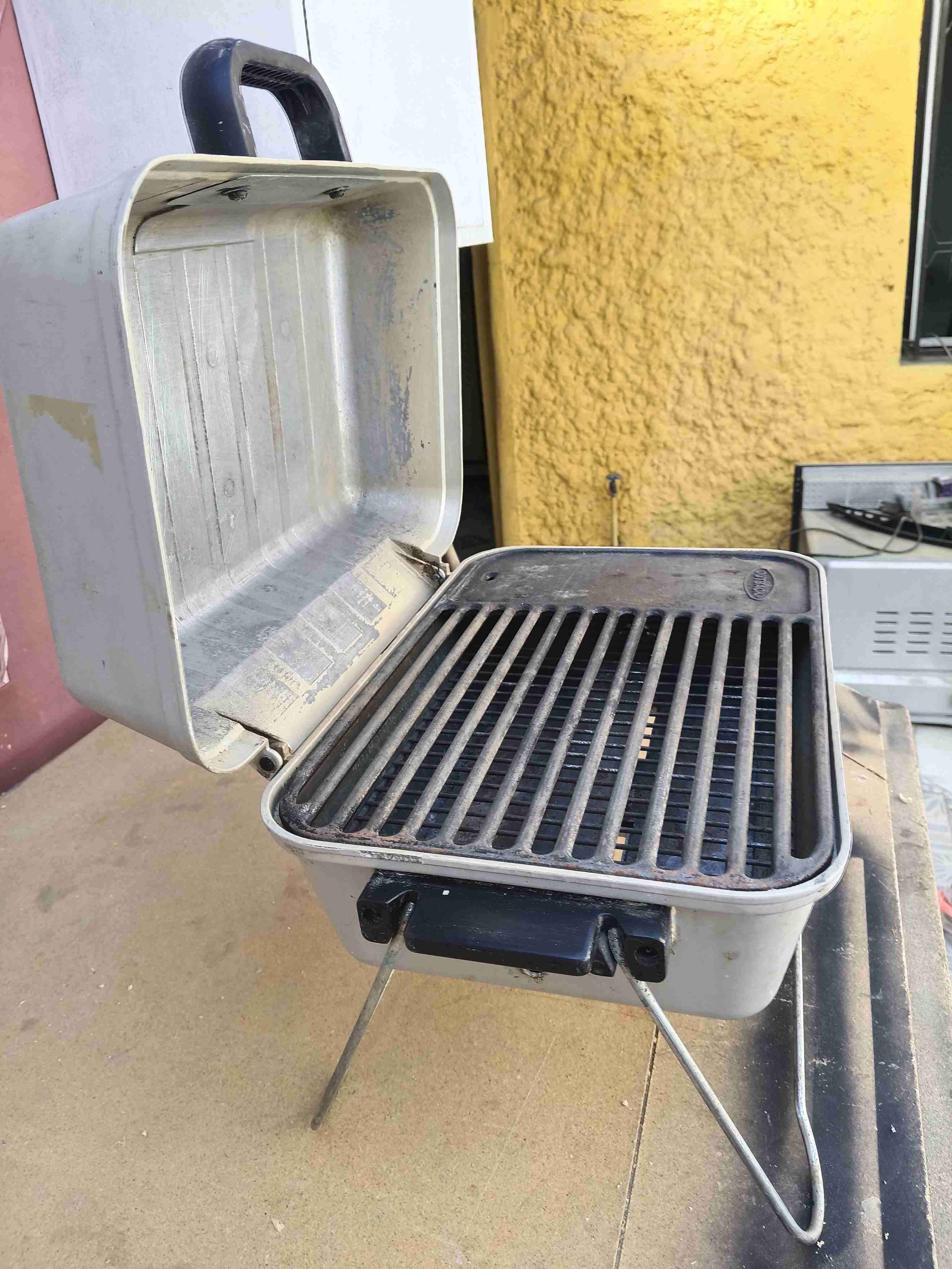 Parrilla portátil de metal - miniatura 3