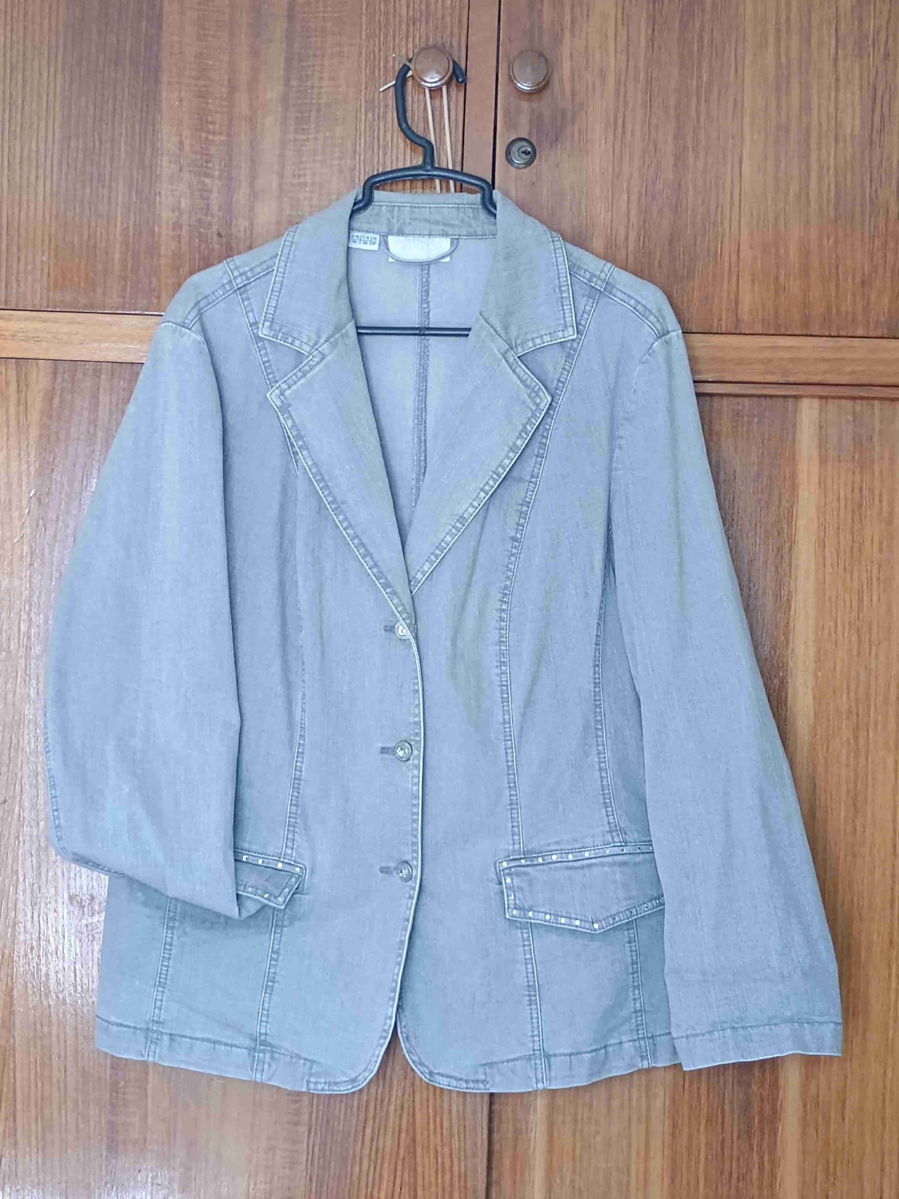 Blazer de mezclilla gris claro
