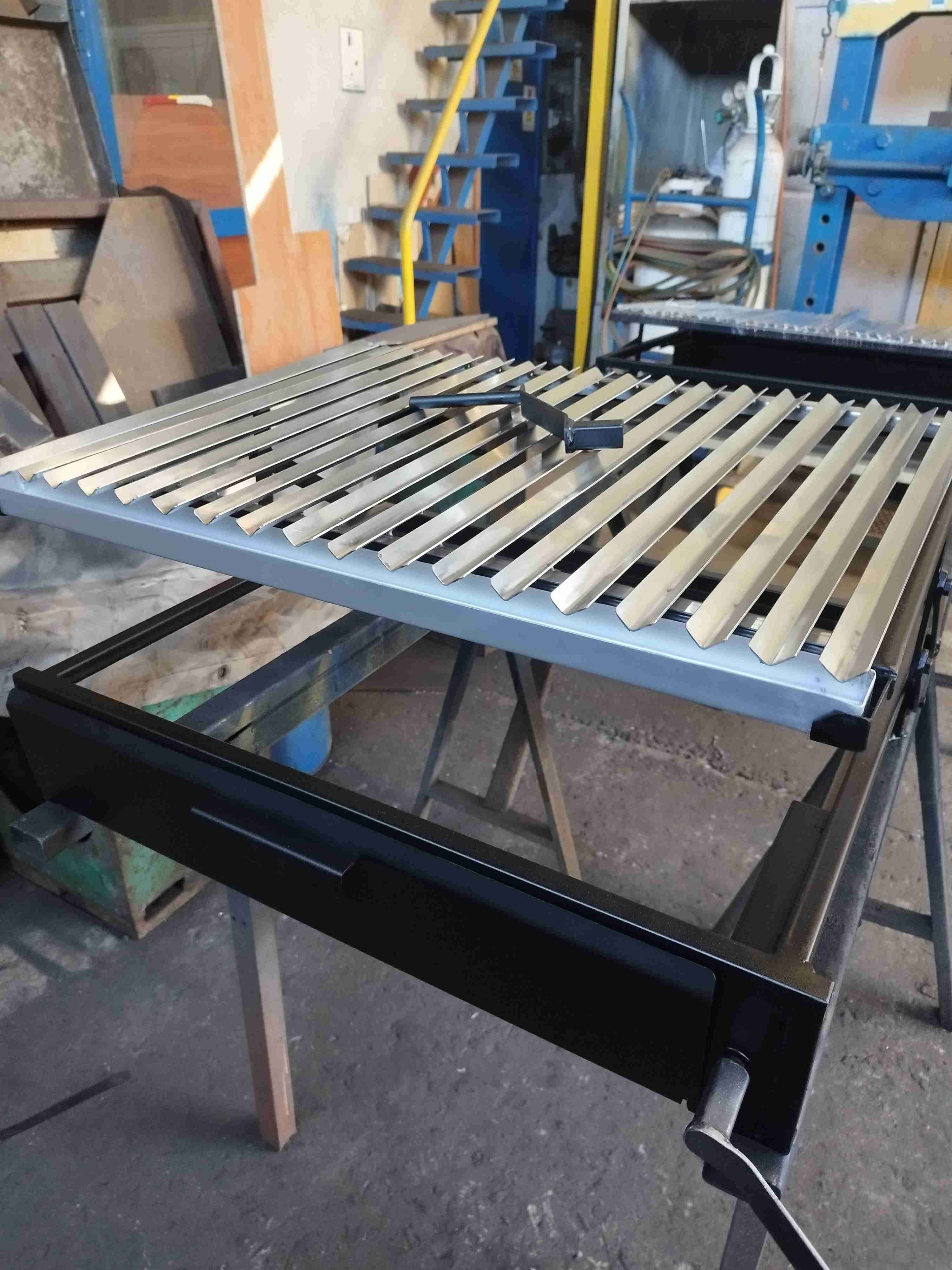 Parrillas para quinchos y asados - miniatura 2