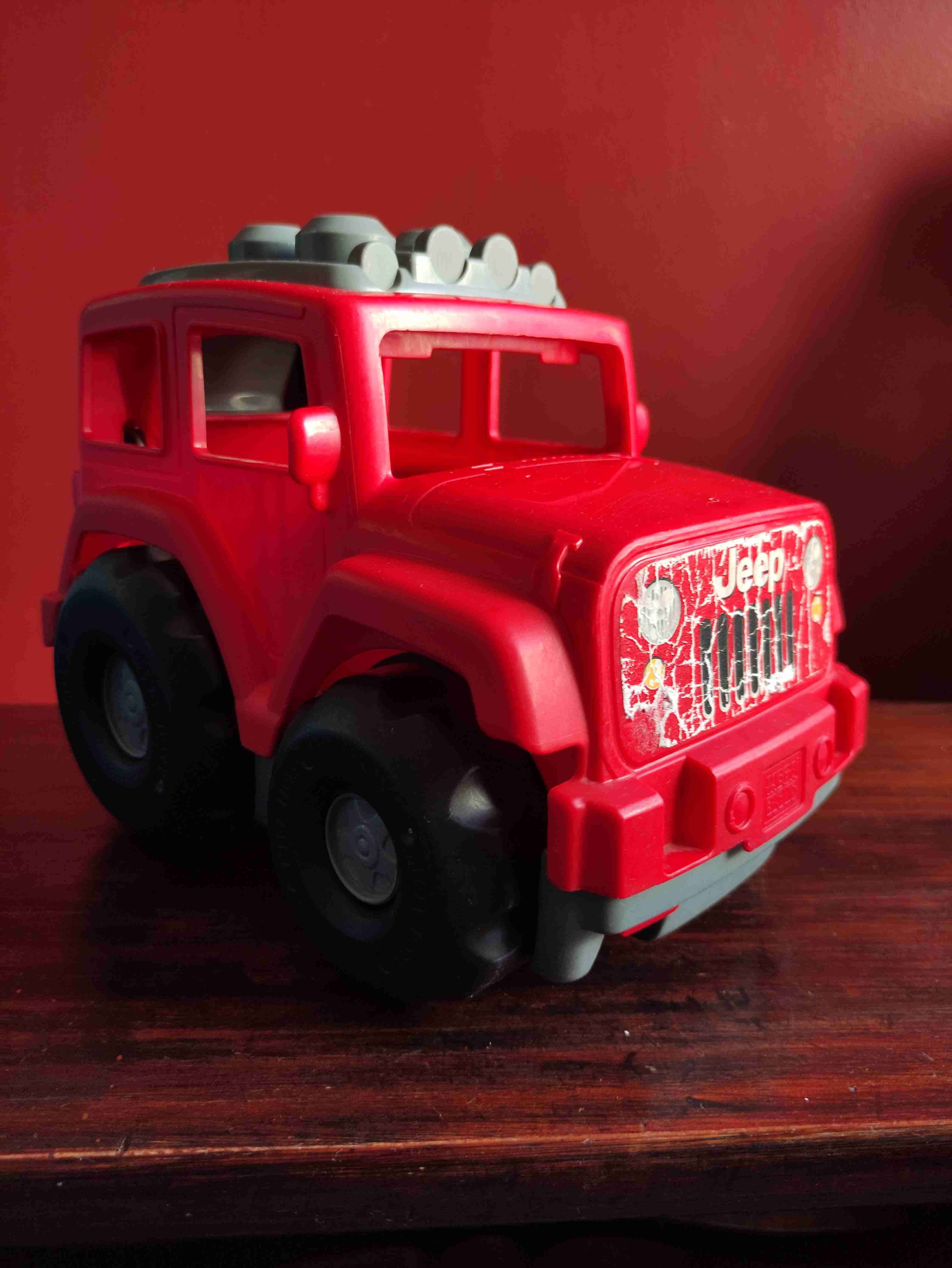 Juguete camión Jeep rojo
